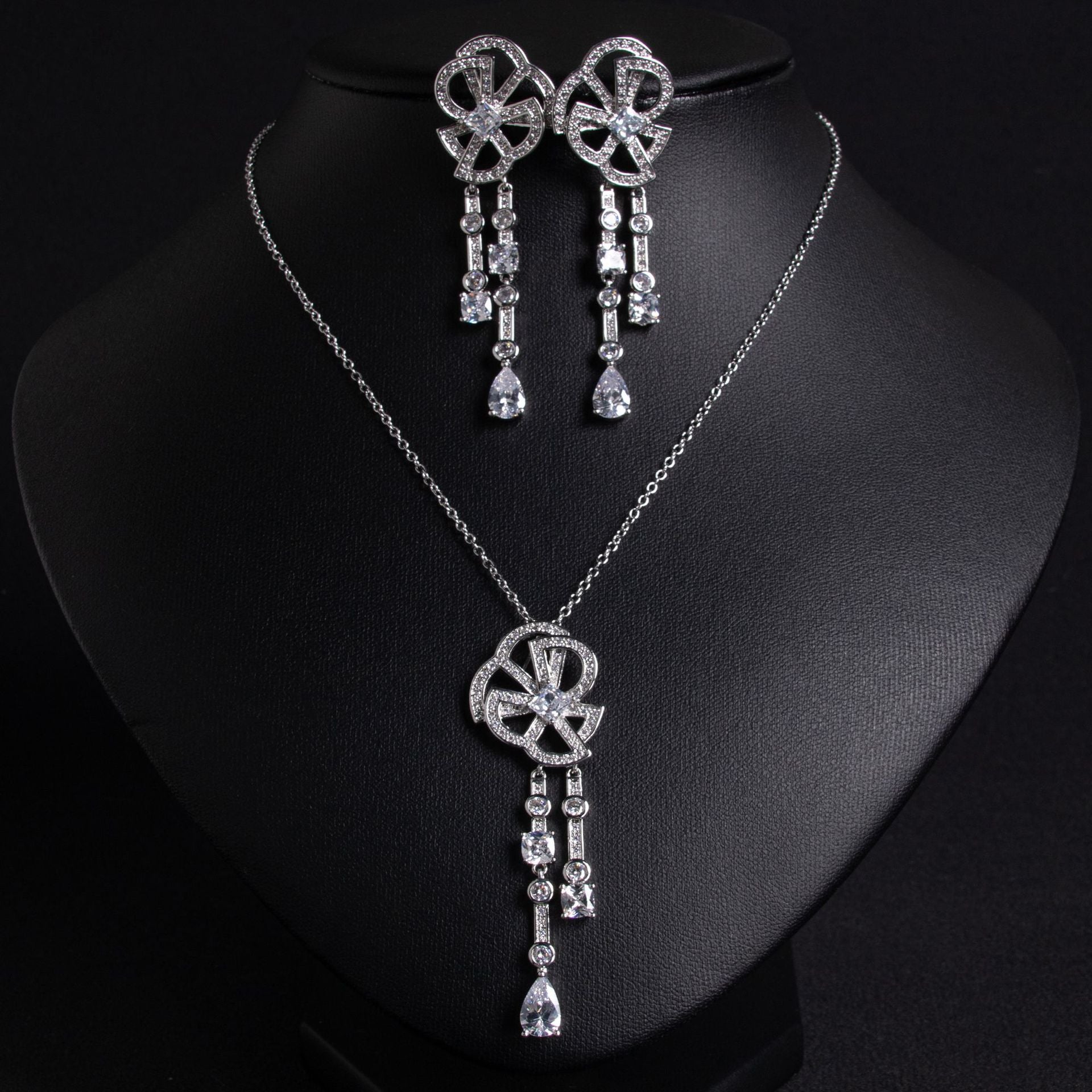 Luxury Ruby Red Crystal Tassel Jewelry Set – Necklace Earrings Set for Women