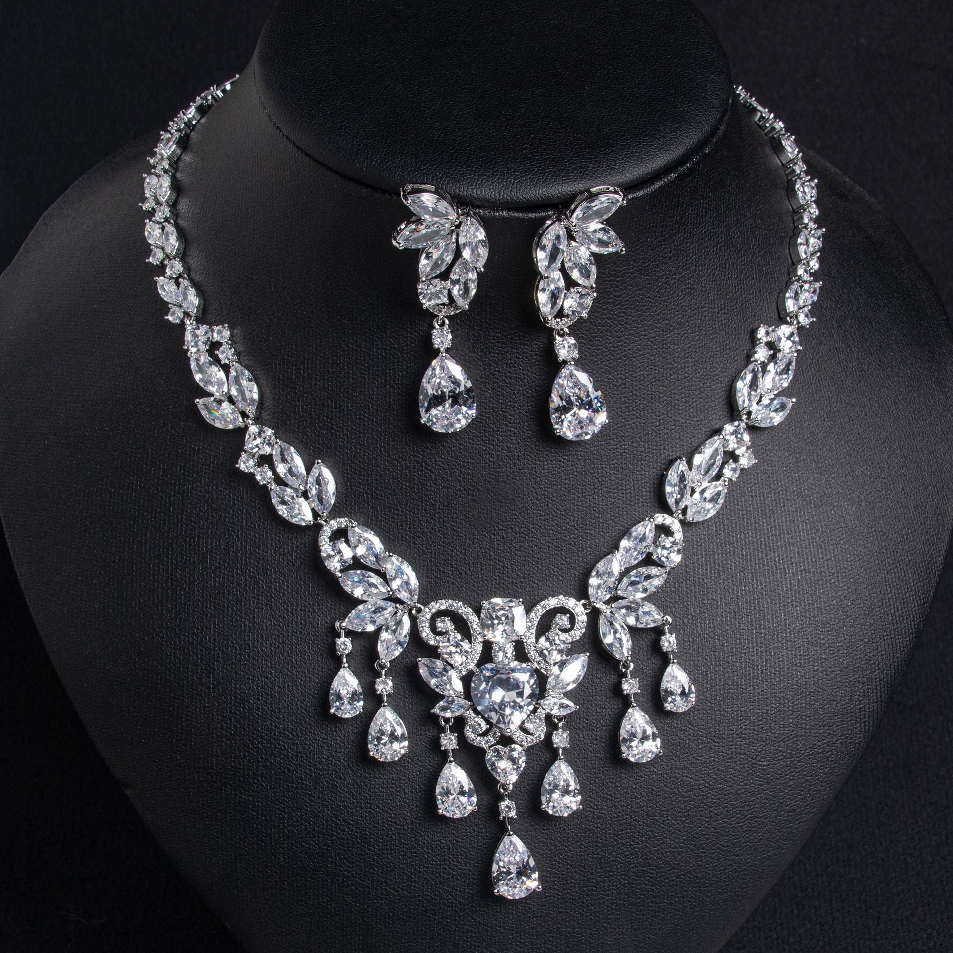 Luxury Sapphire Blue Crystal Necklace Earrings Set – Elegant Statement Jewelry for Women