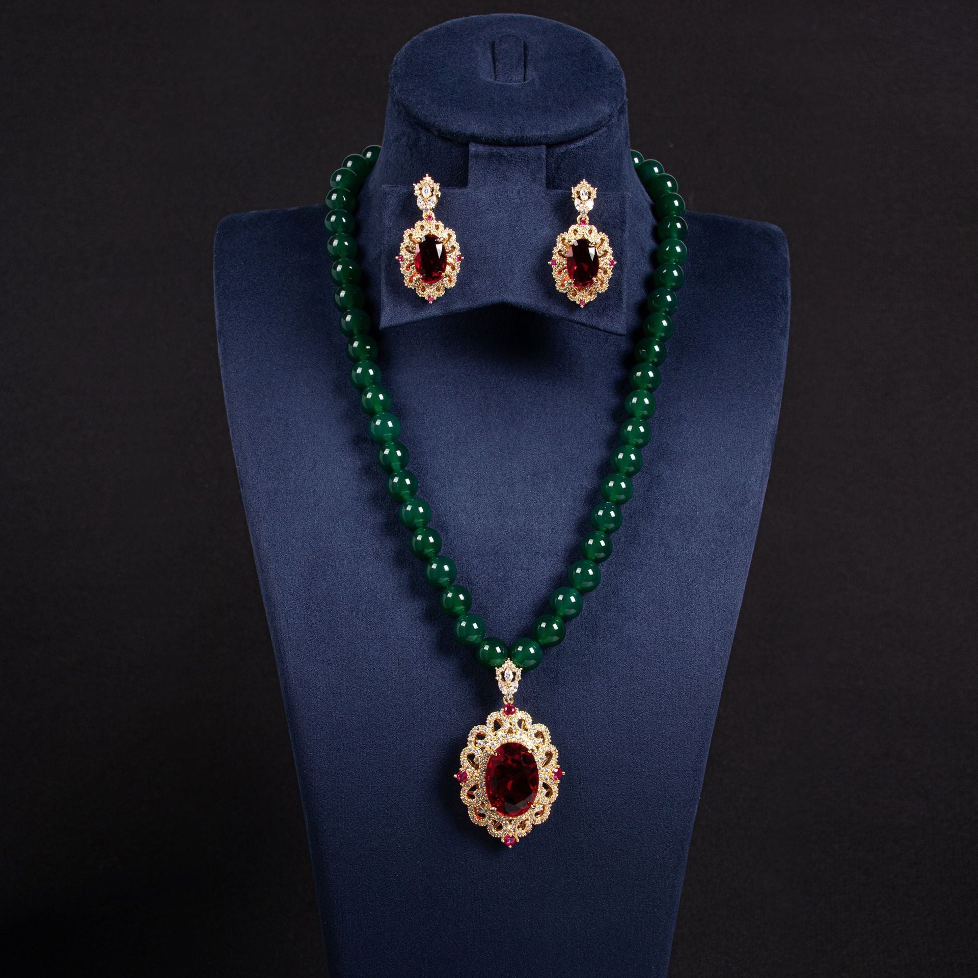 Parure de soirée luxe collier et boucles d'oreilles émeraude perlée