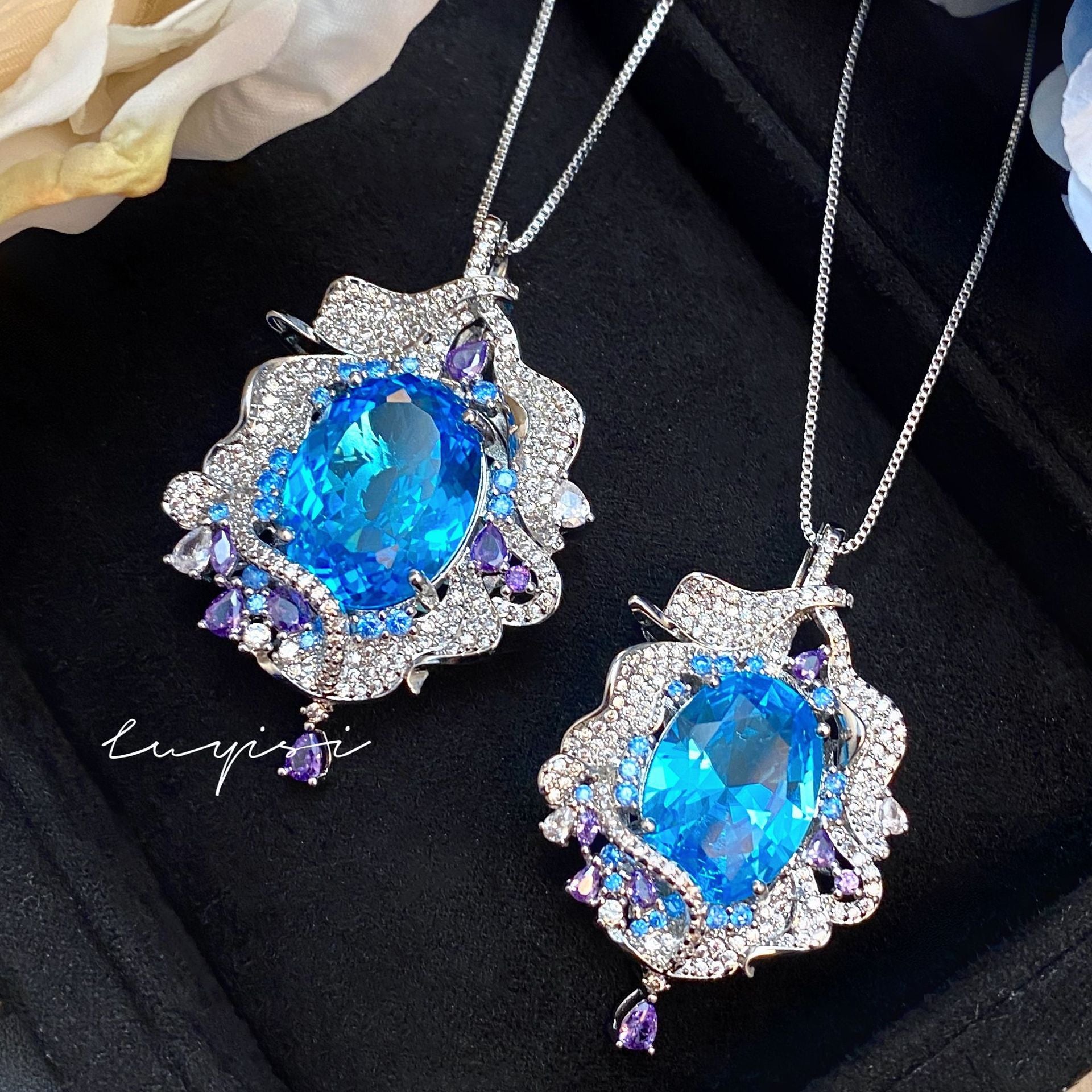 Collier opale grande carat bleu mer étincelant