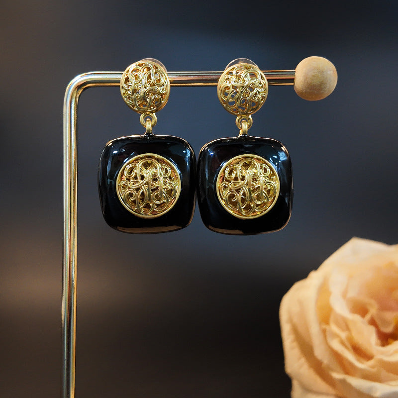 Vintage premium black enamel relief stud earrings