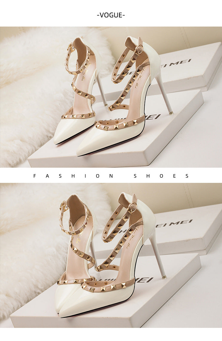 Simple pointed rivets hollow word with high heels