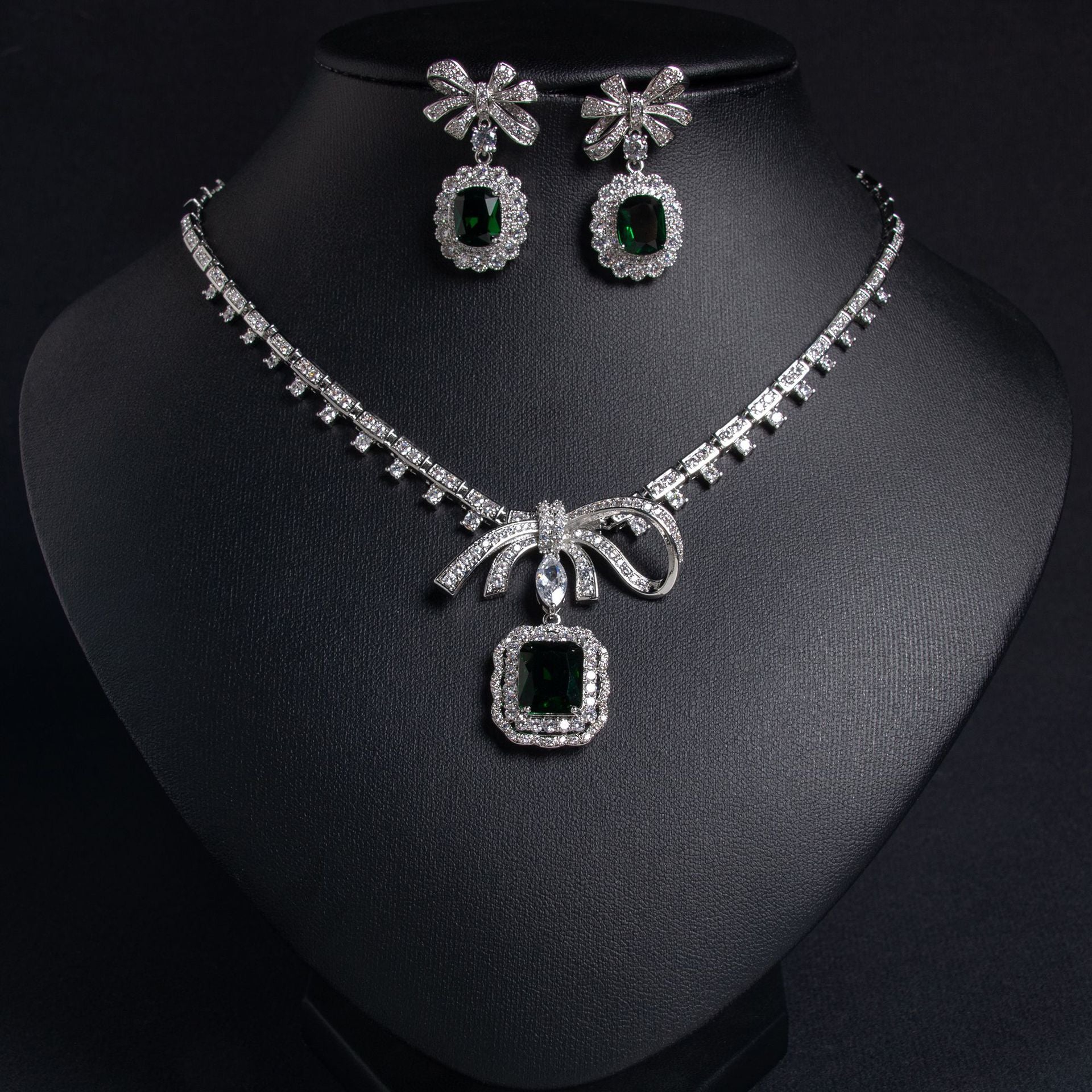 Ensemble Collier Boucles d'Oreilles Nœud Papillon Zircon Mode