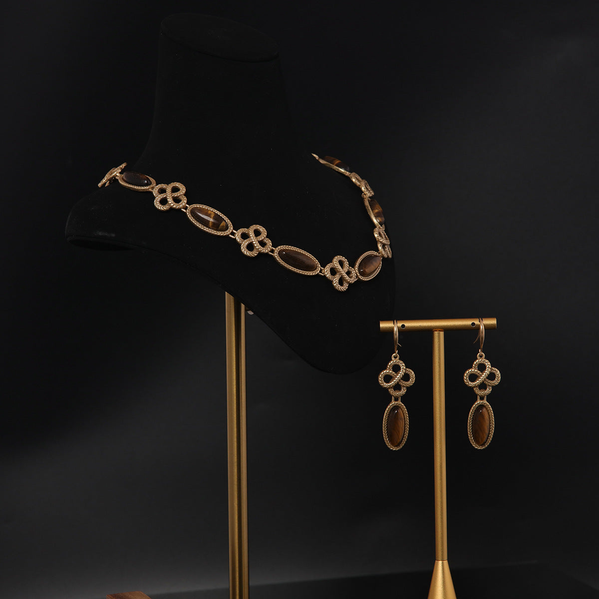 Parure de collier médiévale en cuivre plaqué œil de tigre ancien