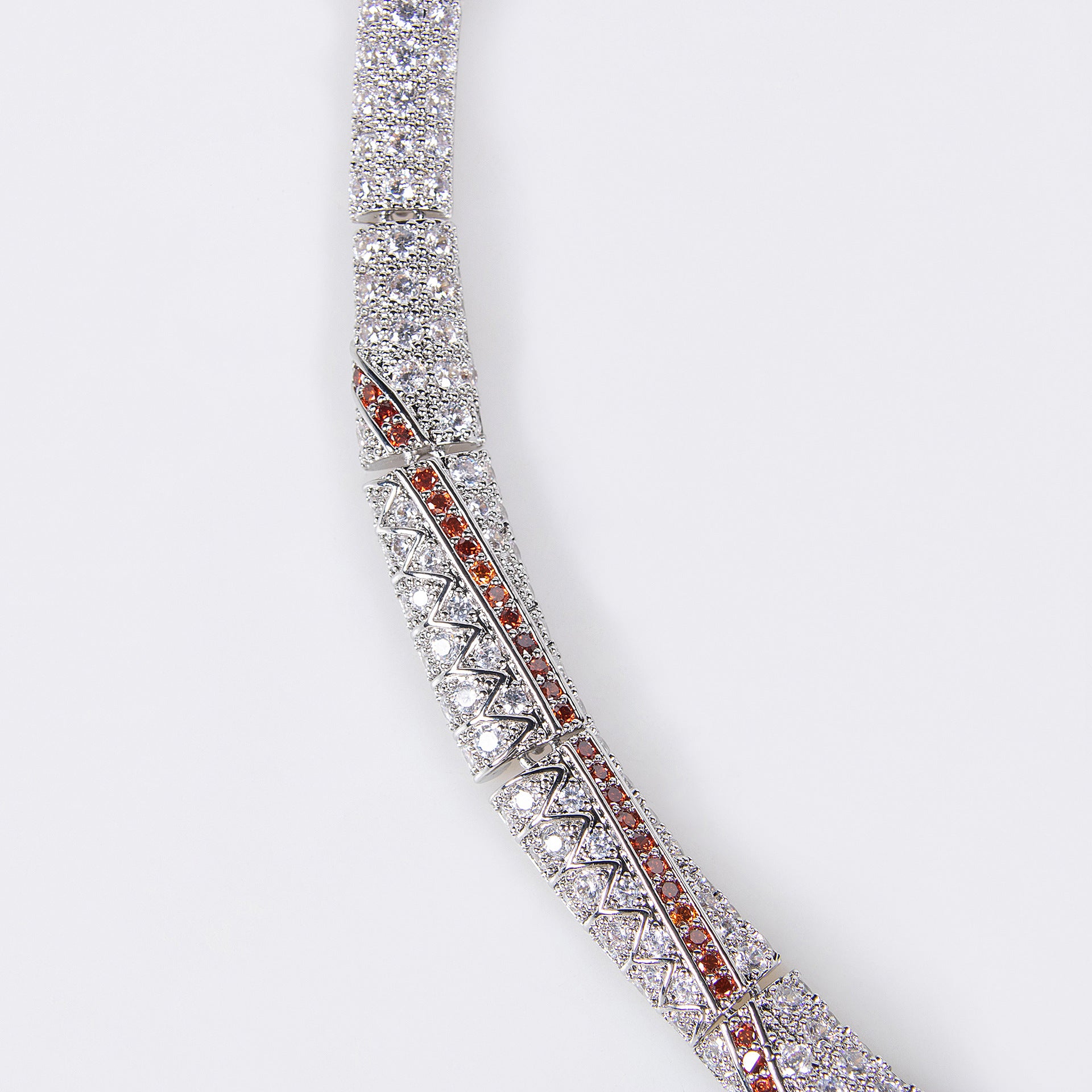 High temperament jewelry snake diamond necklace retro atmosphere light luxury style collarbone chain new women