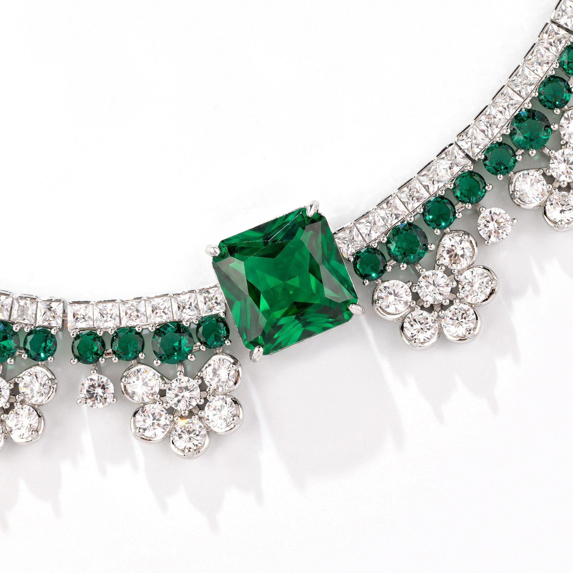 High-End Green Crystal Necklace Set – Sparkling Floral Jewelry with Matching Earrings