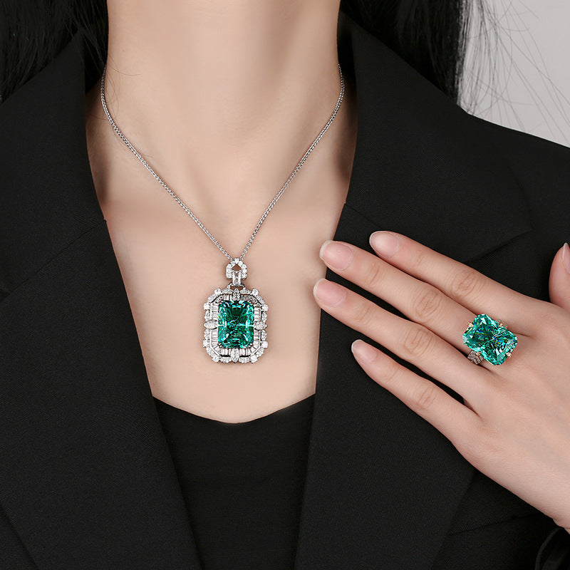 Luxury Emerald Green Crystal Necklace and Ring Jewelry Set