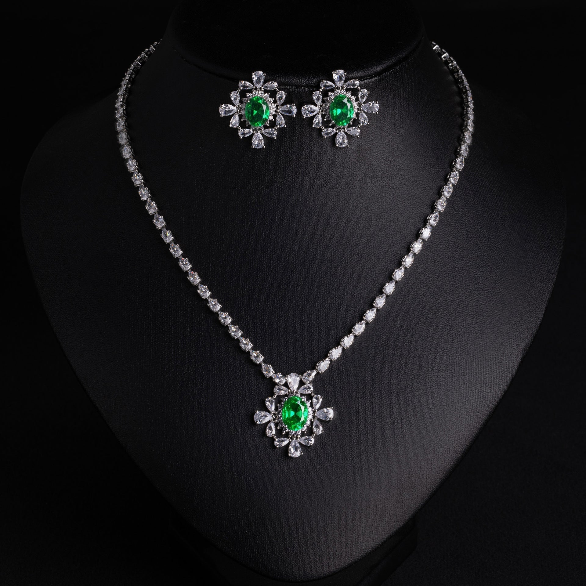 Elegant Emerald Crystal Jewelry Set – Silver Tone Necklace Earrings for Women