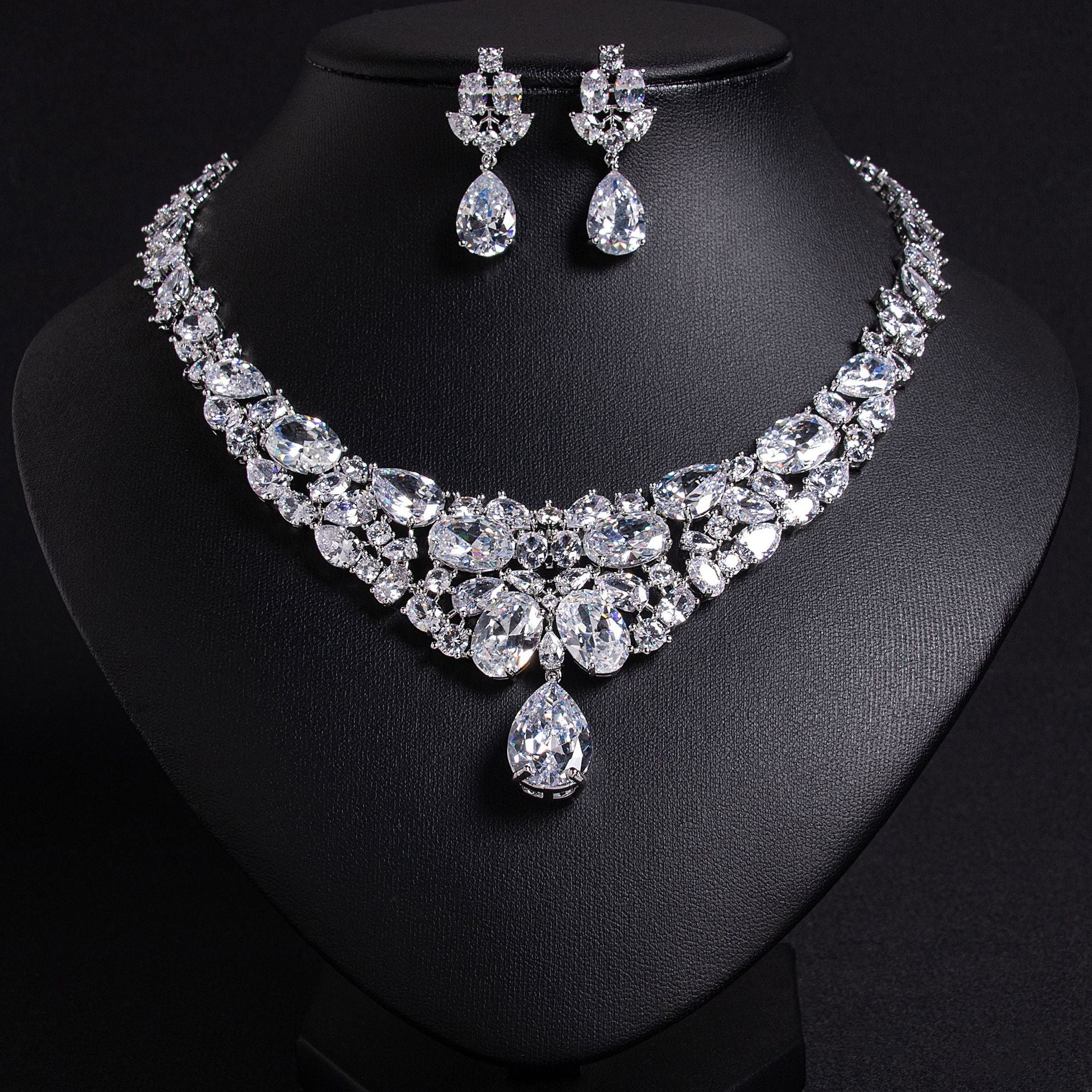 Luxury Ruby Red Gemstone Necklace Set for Women – Statement Jewelry with Matching Earrings