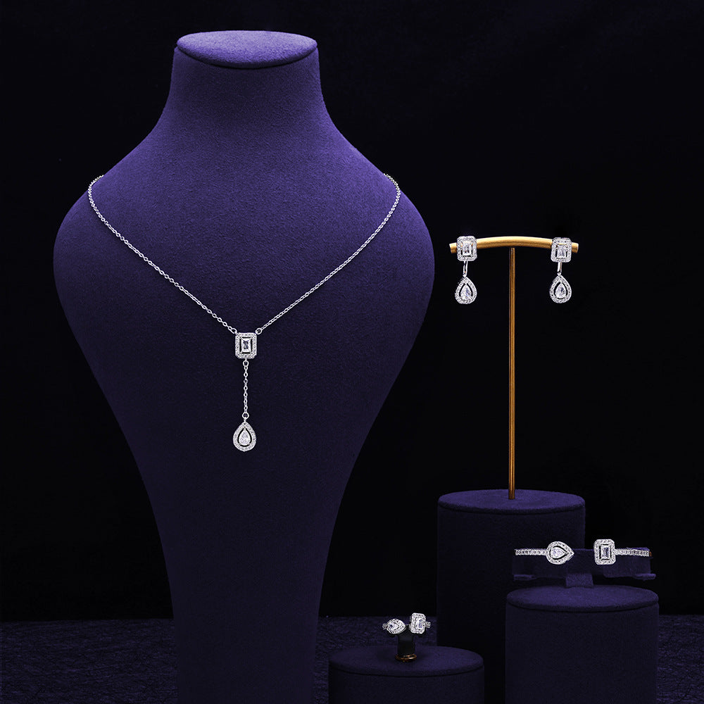 Parure de collier minimaliste en cristal pour mariée ou tenue de tous les jours