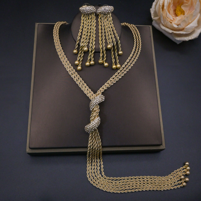 Gold Medieval Tassel Necklace Jewelry Set