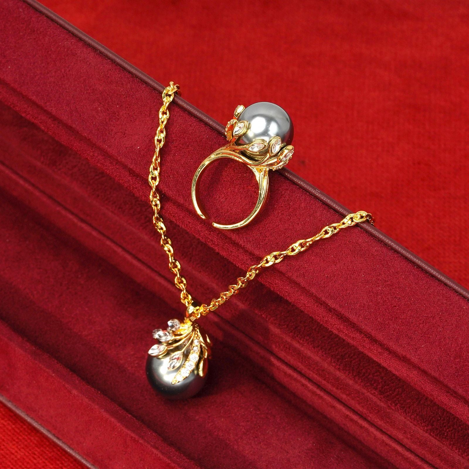 Fashion light luxury gray glazed pearl set