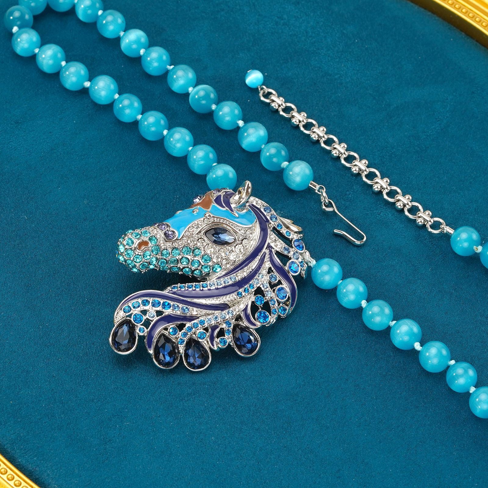 Fashion light luxury horse head diamond necklace