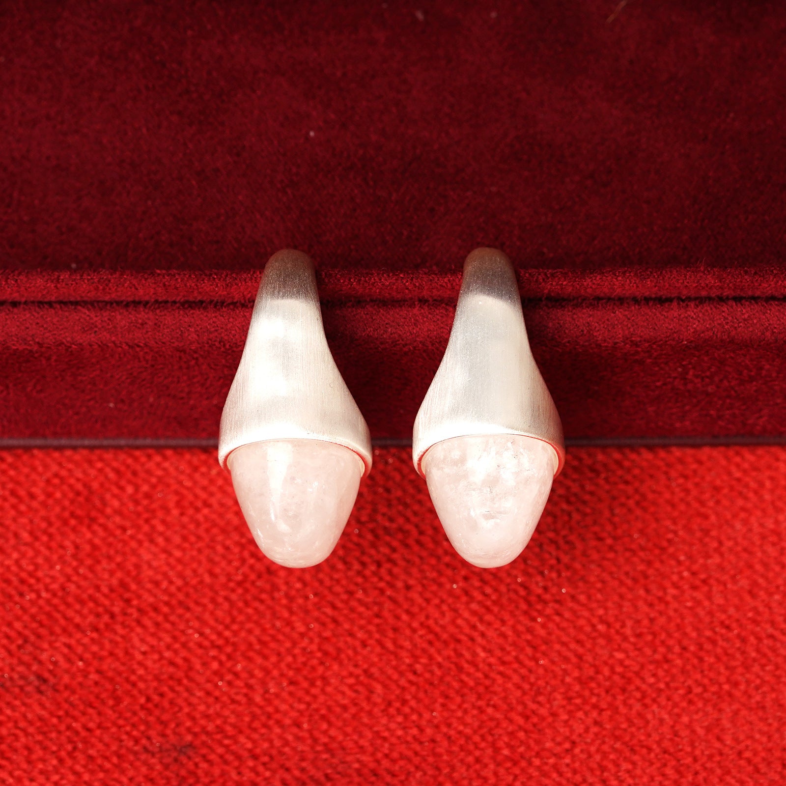 Simple light luxury white gemstone set