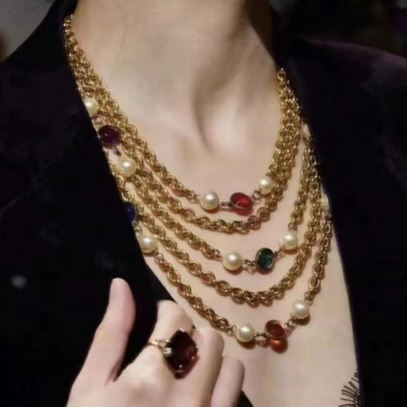 Collier multi-rangs de perles de l'industrie lourde européenne et américaine