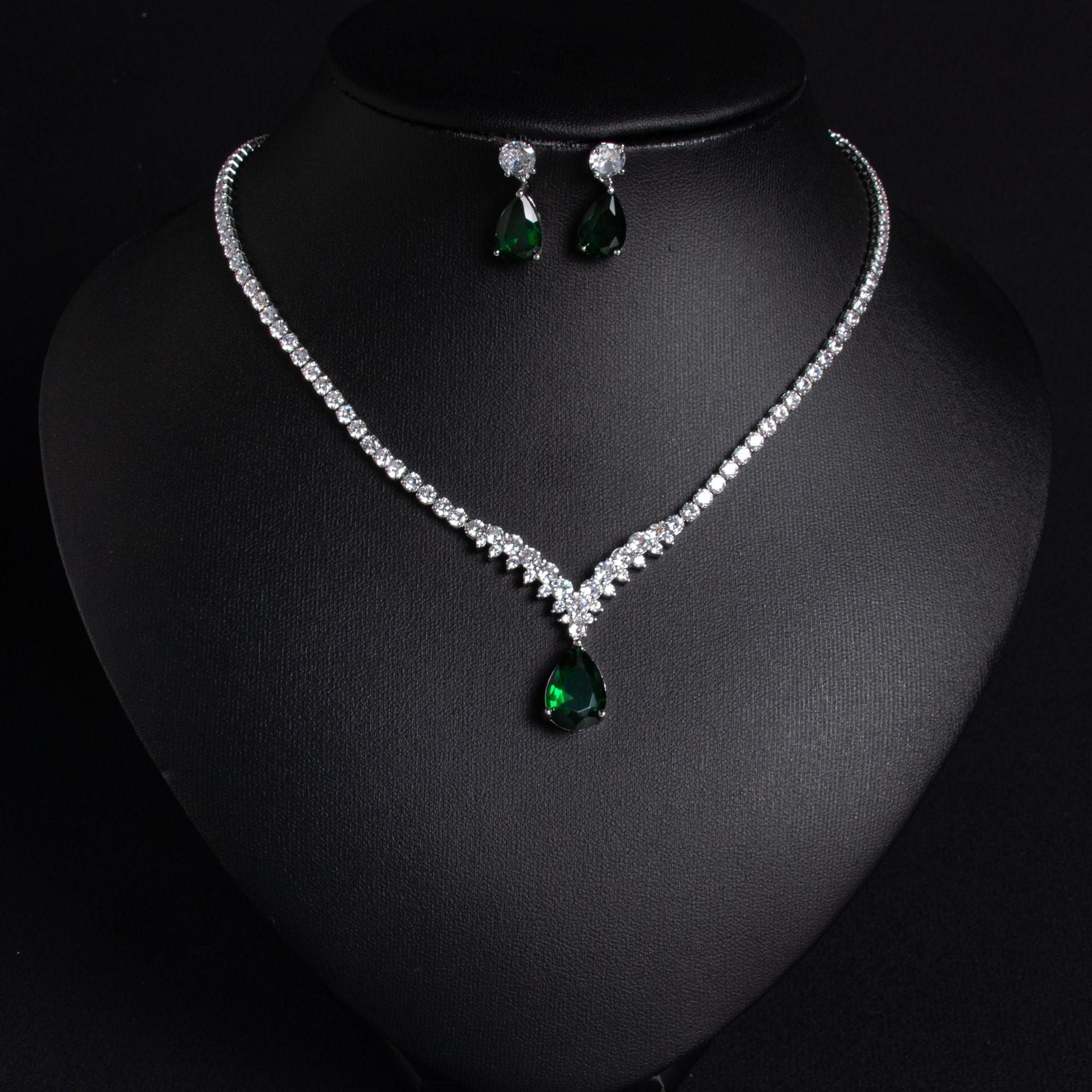 Luxury Ruby Red Crystal Necklace Set – Sparkling Teardrop Jewelry for Women