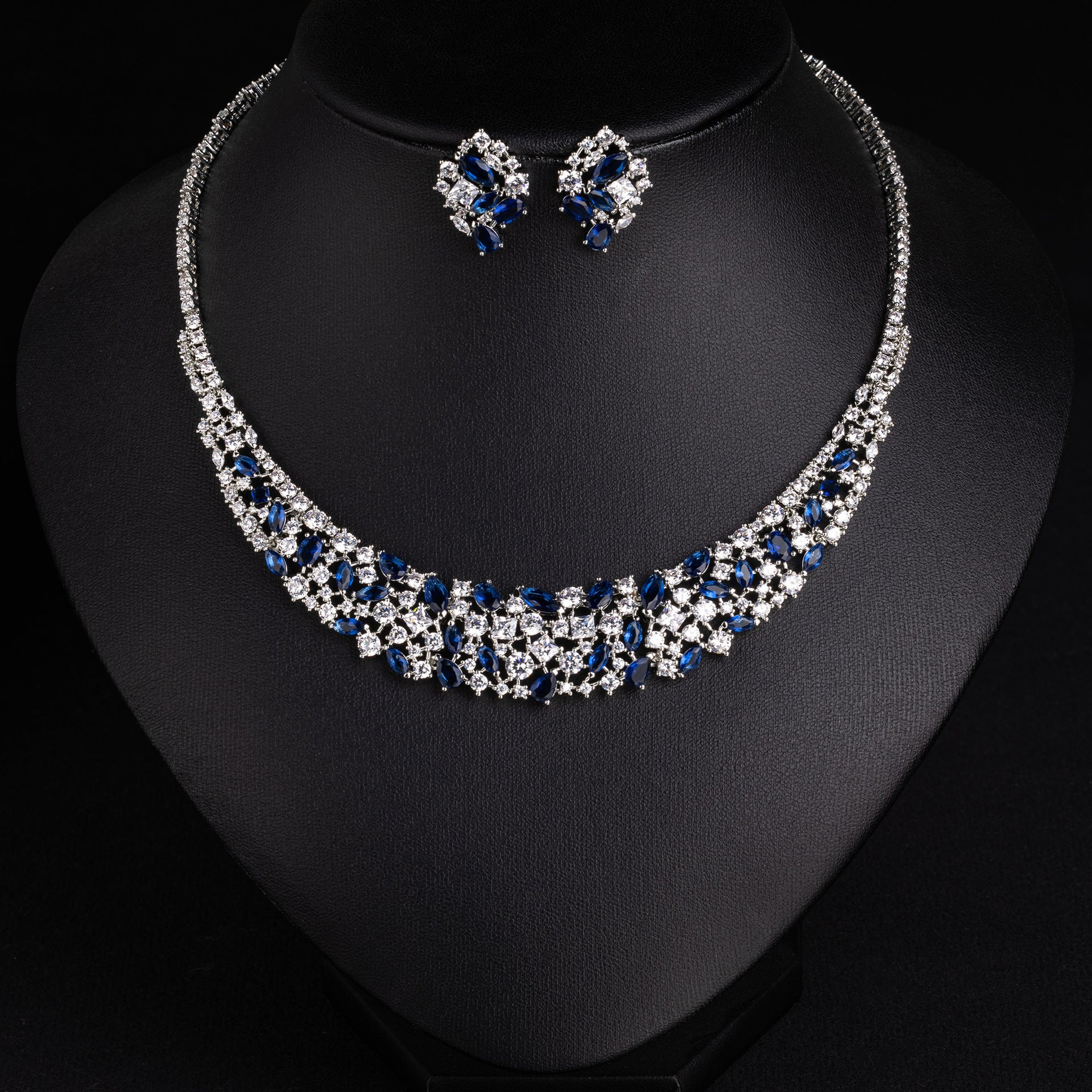 Luxury Emerald Green Crystal Necklace and Earrings Jewelry Set