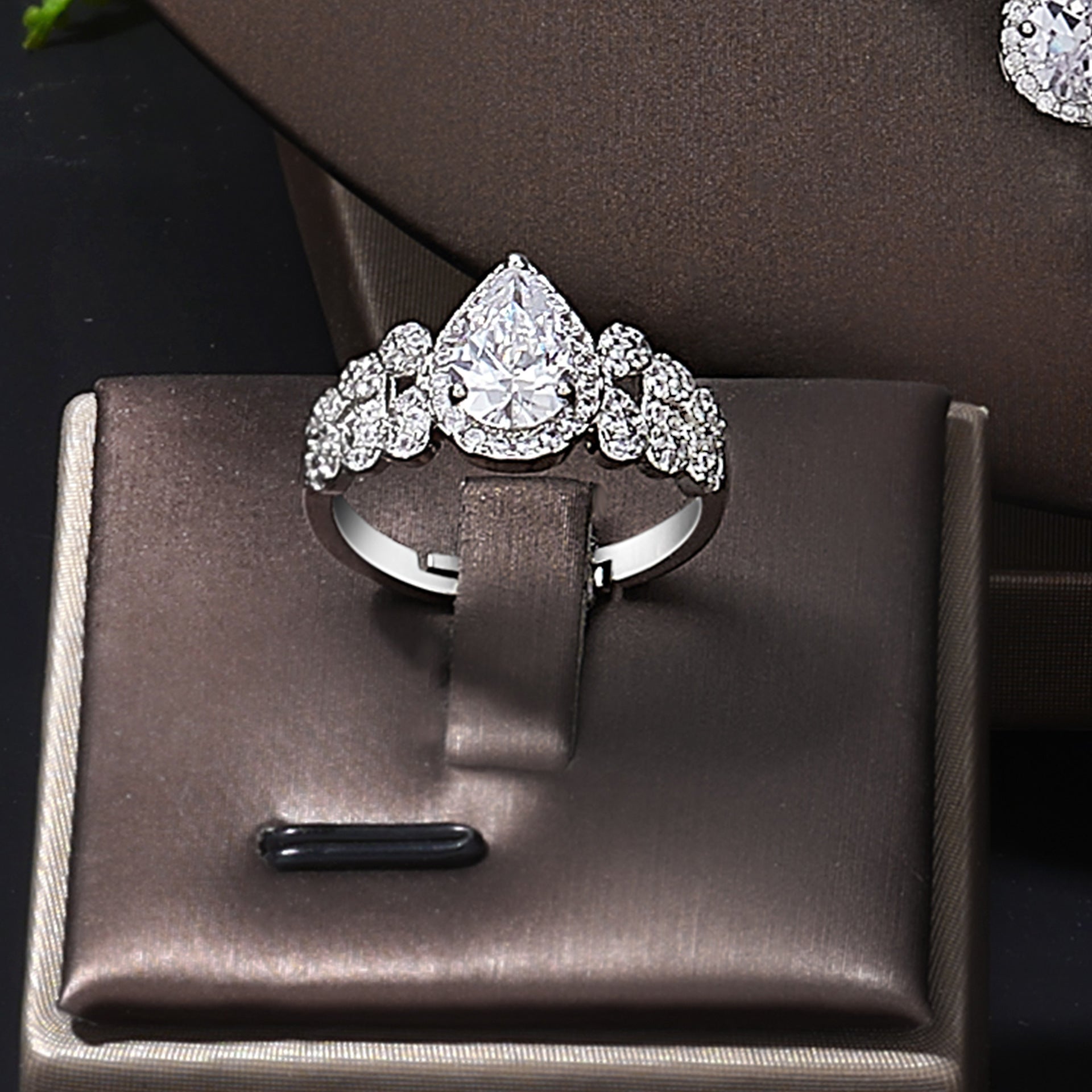 Parure de luxe émeraude – Collection Mariage et Soirée