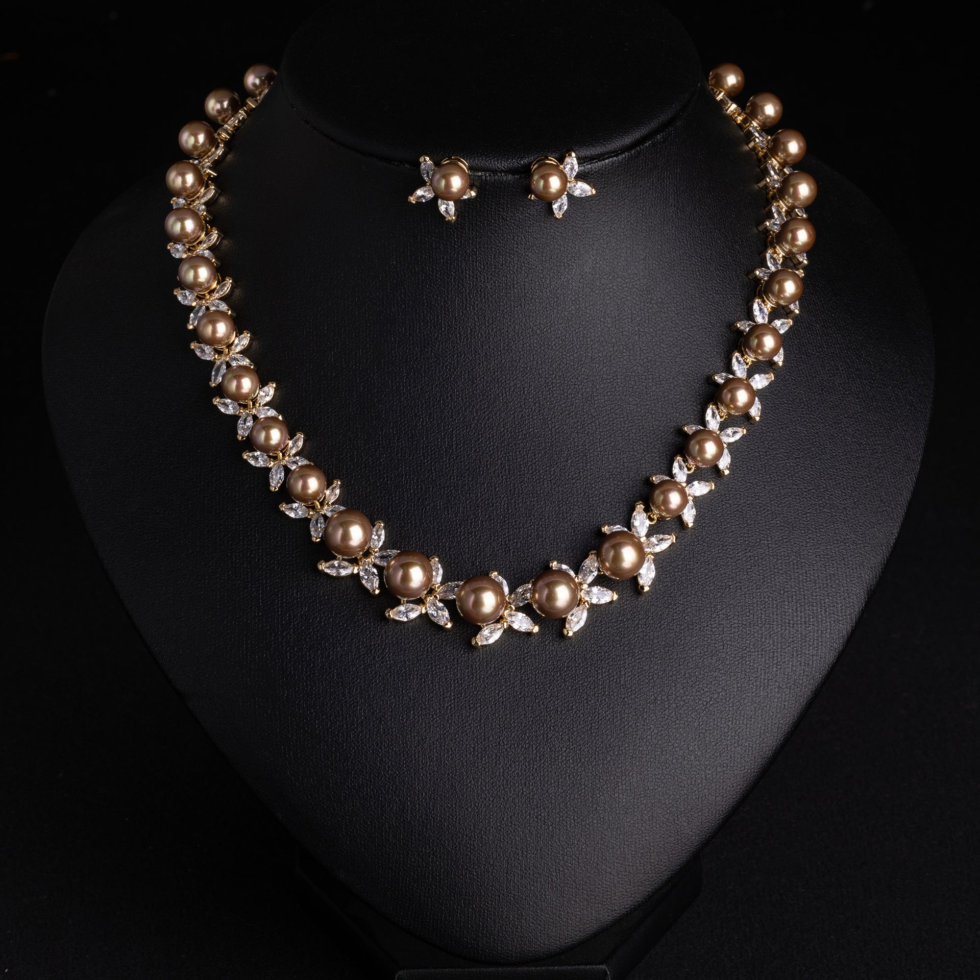 Luxury Gold Pearl Jewelry Set – Sparkling Crystal Necklace Earrings Bracelet
