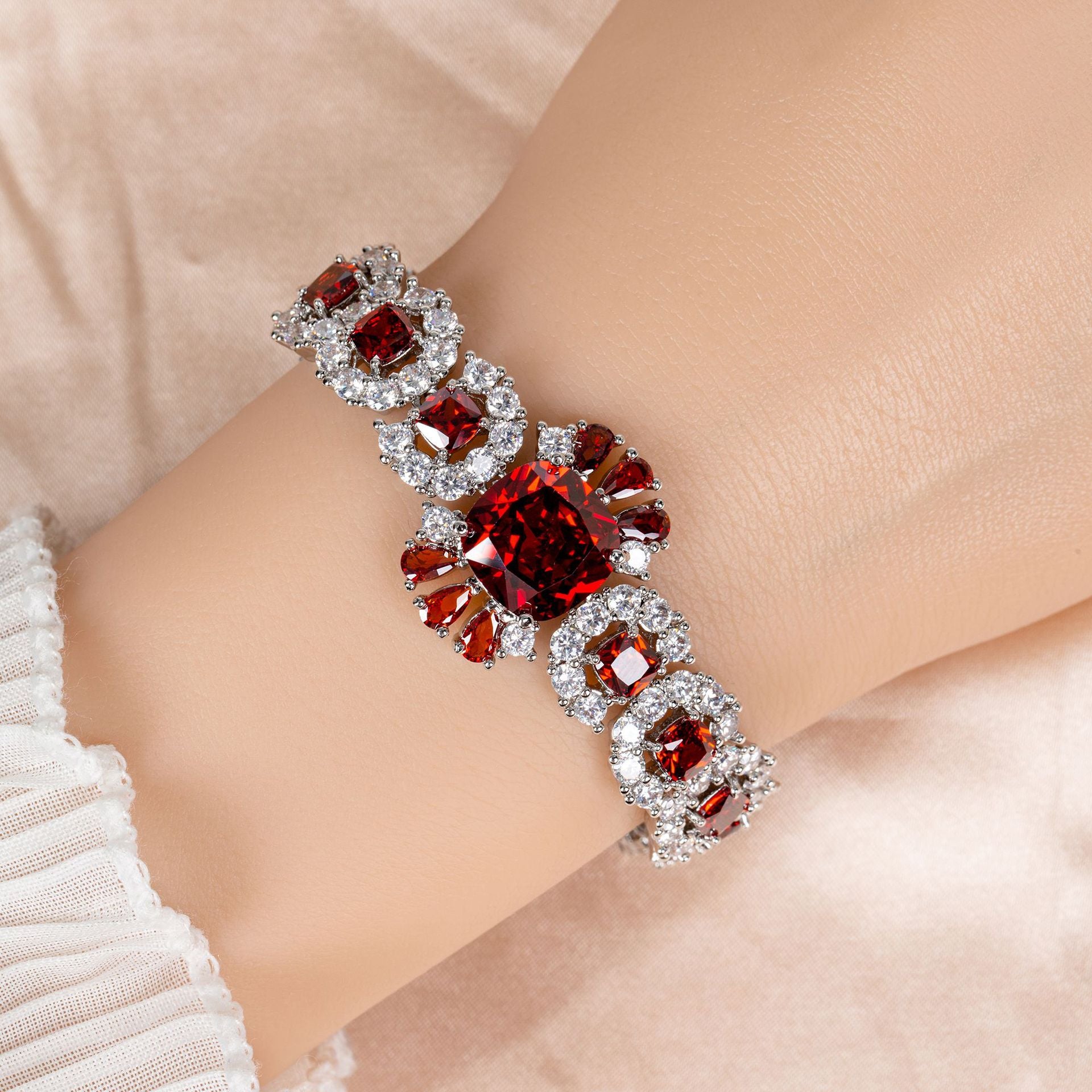 Elegant Gold-Plated Bracelet with Pink Turquoise & Clear Crystals – Luxury Statement Jewelry