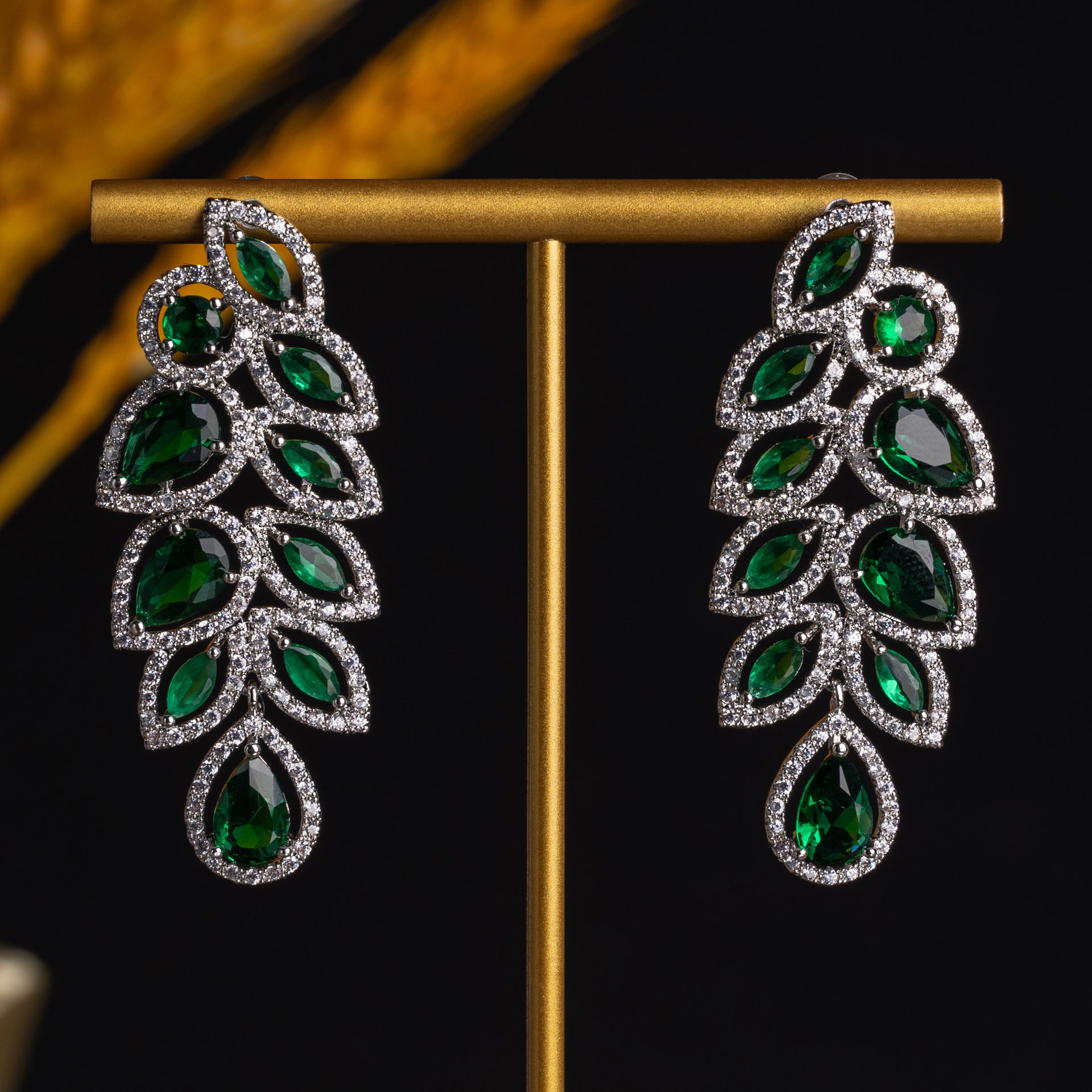 Luxury Emerald Green Crystal Drop Earrings – Elegant Statement Jewelry for Women