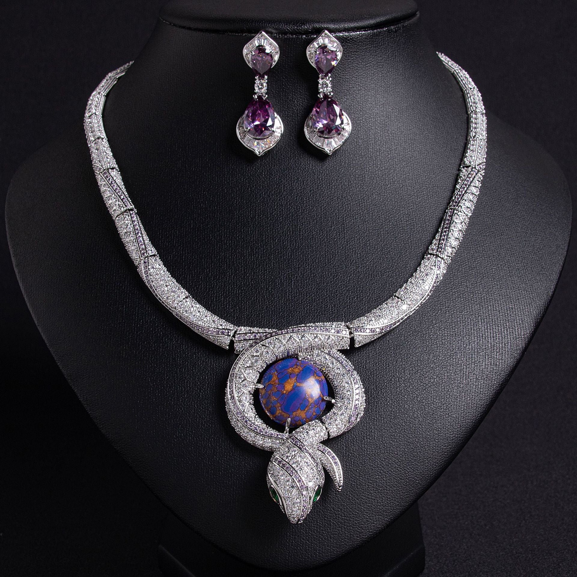 High temperament jewelry snake diamond necklace retro atmosphere light luxury style collarbone chain new women