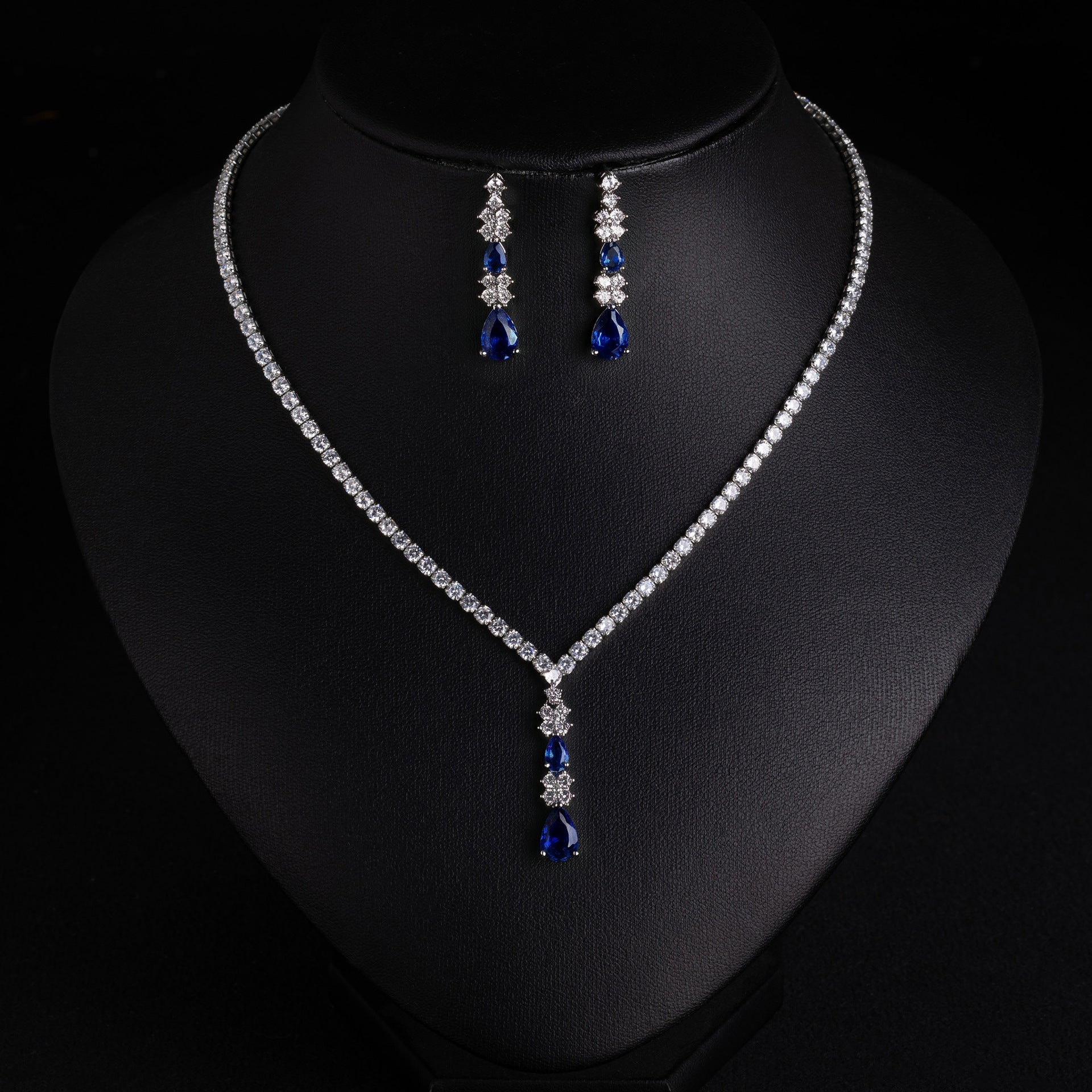 Elegant Emerald Crystal Jewelry Set – Silver Necklace Earrings for Women
