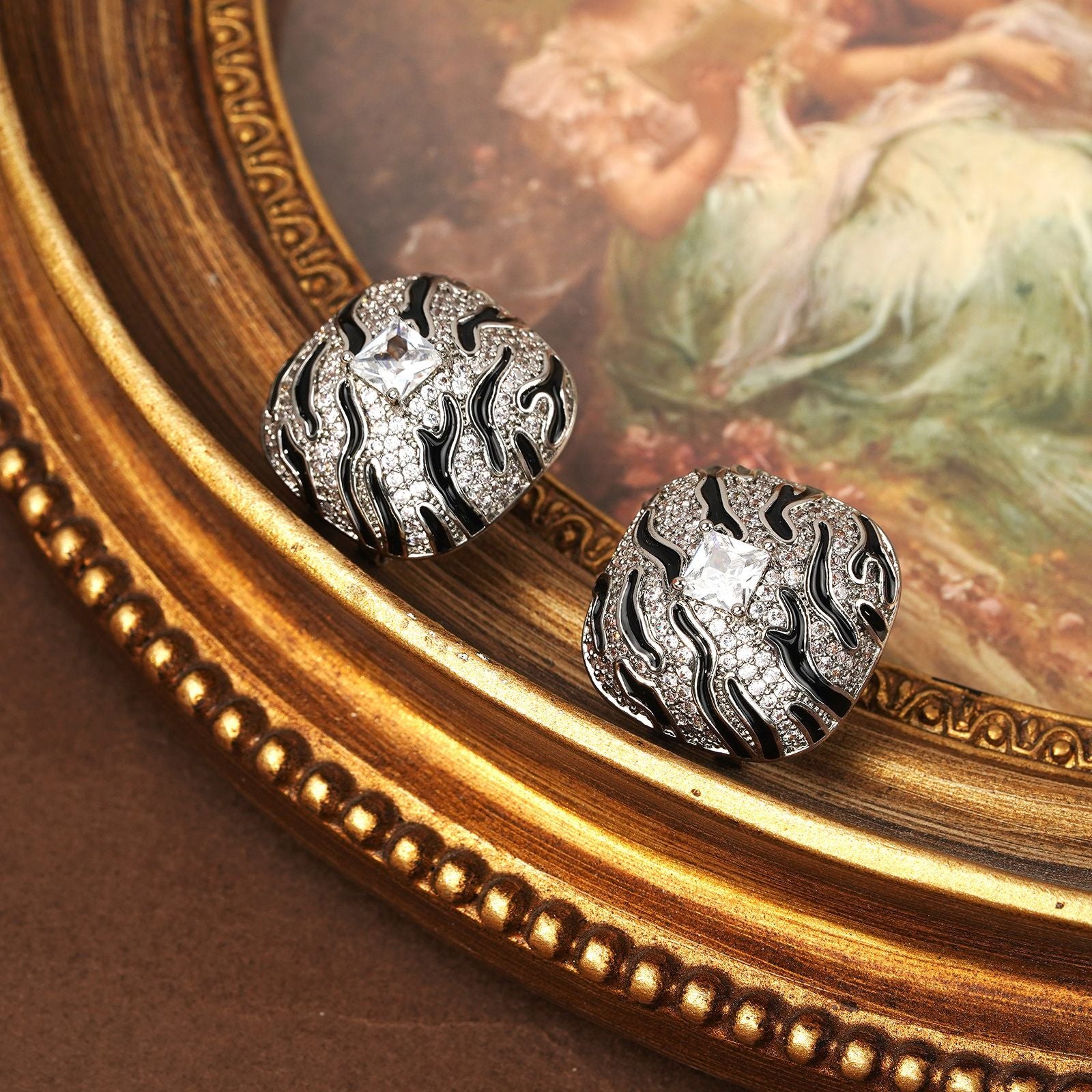 Retro light luxury small sugar cube shape stud earrings, necklace, ring set.