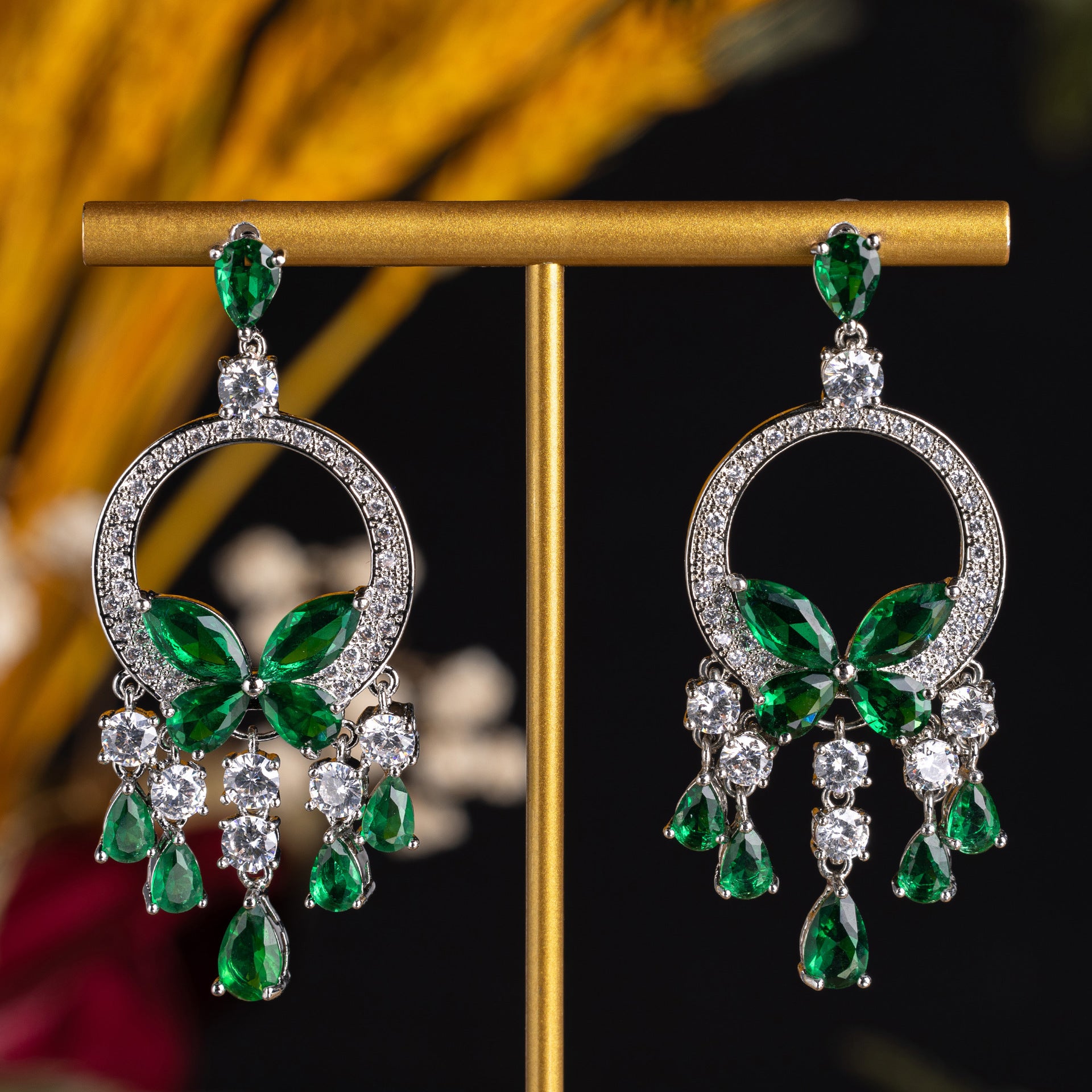 Boucles d'oreilles papillon en cristal bleu élégantes – Design goutte de luxe pour le soir