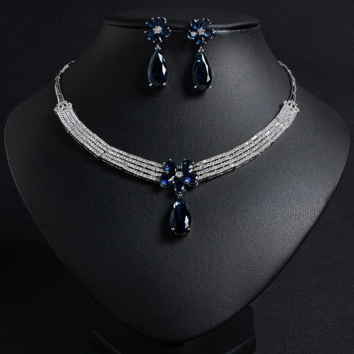 Fashion zircon bow water drop necklace light luxury niche dinner party wind collarbone chain high-end sense necklace
