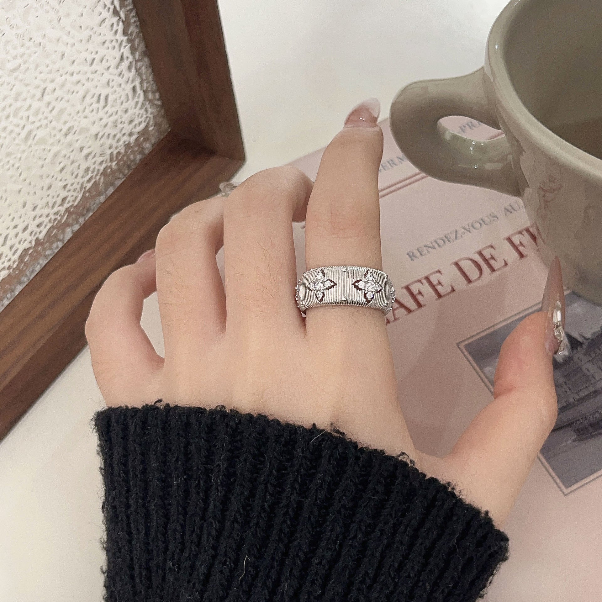 Hollow brushed zircon open ring