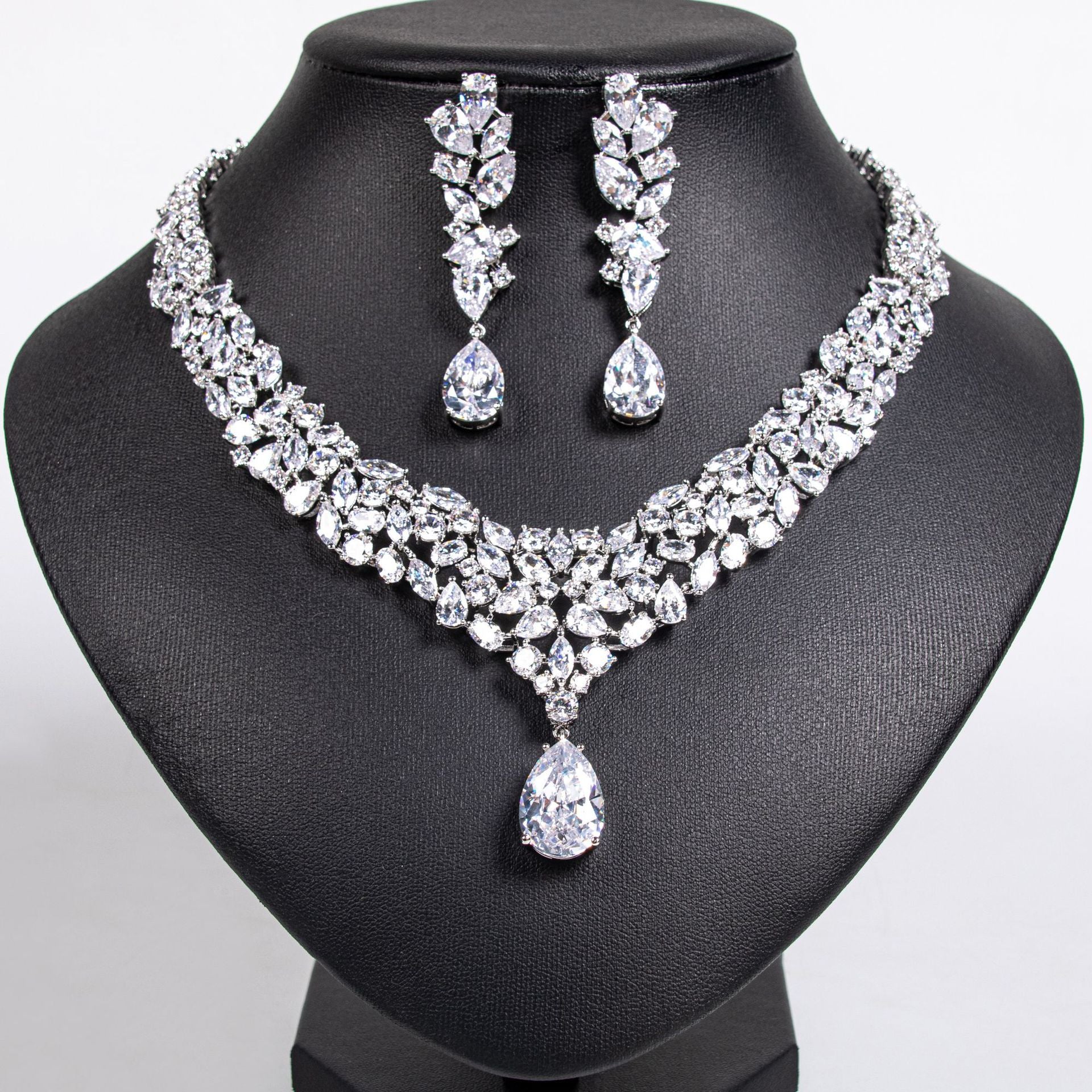 Luxury Multicolor Crystal Necklace Earrings Set – Royal Statement Jewelry for Women