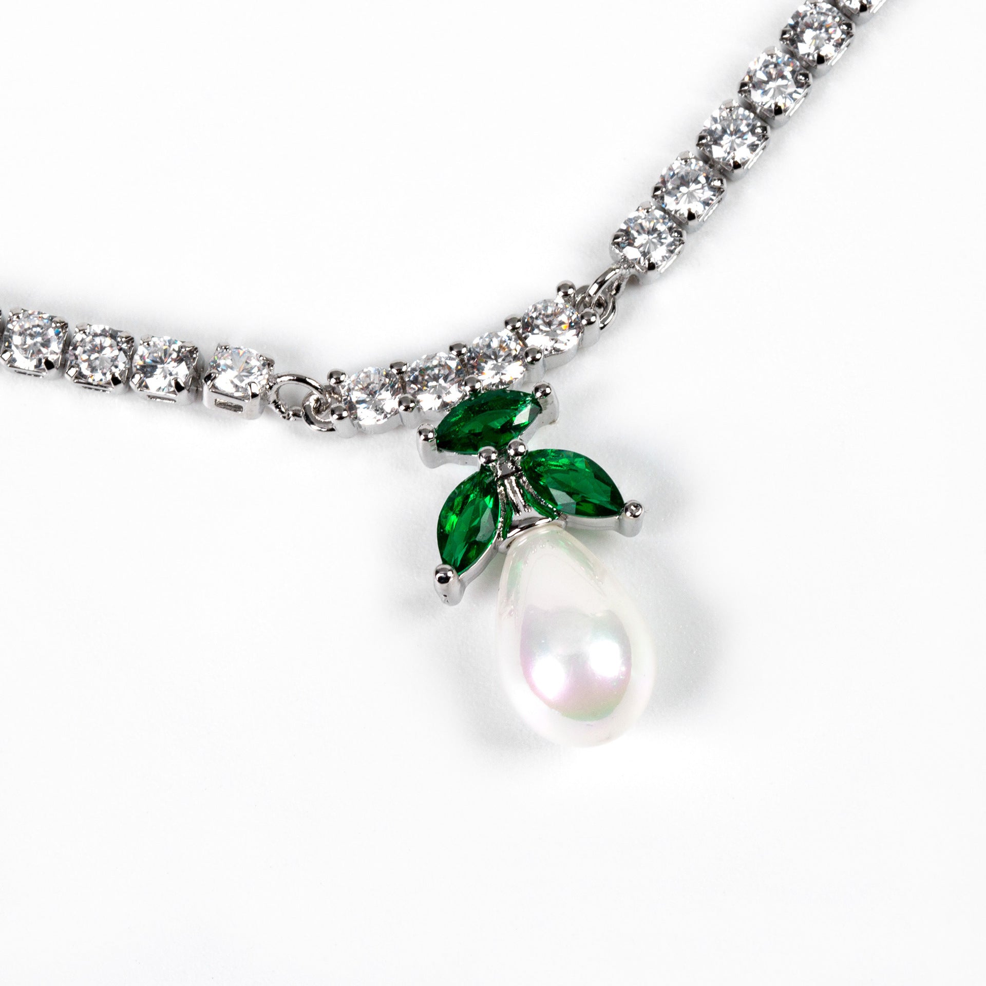 Luxury Pearl Drop Crystal Necklace Earrings Set – Elegant Jewelry for Women