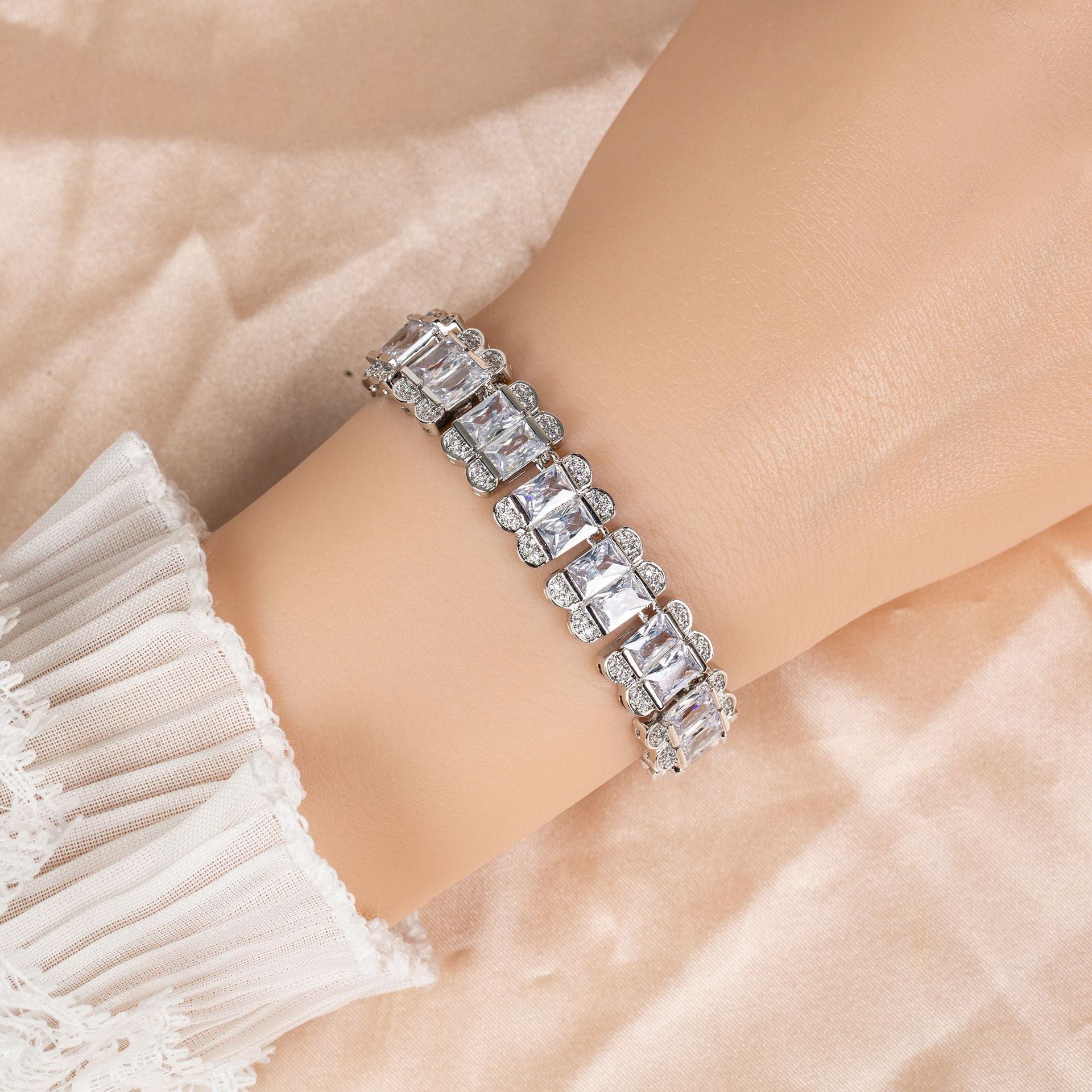 Luxury Emerald Cut Crystal Tennis Bracelet – Elegant Statement Jewelry for Women