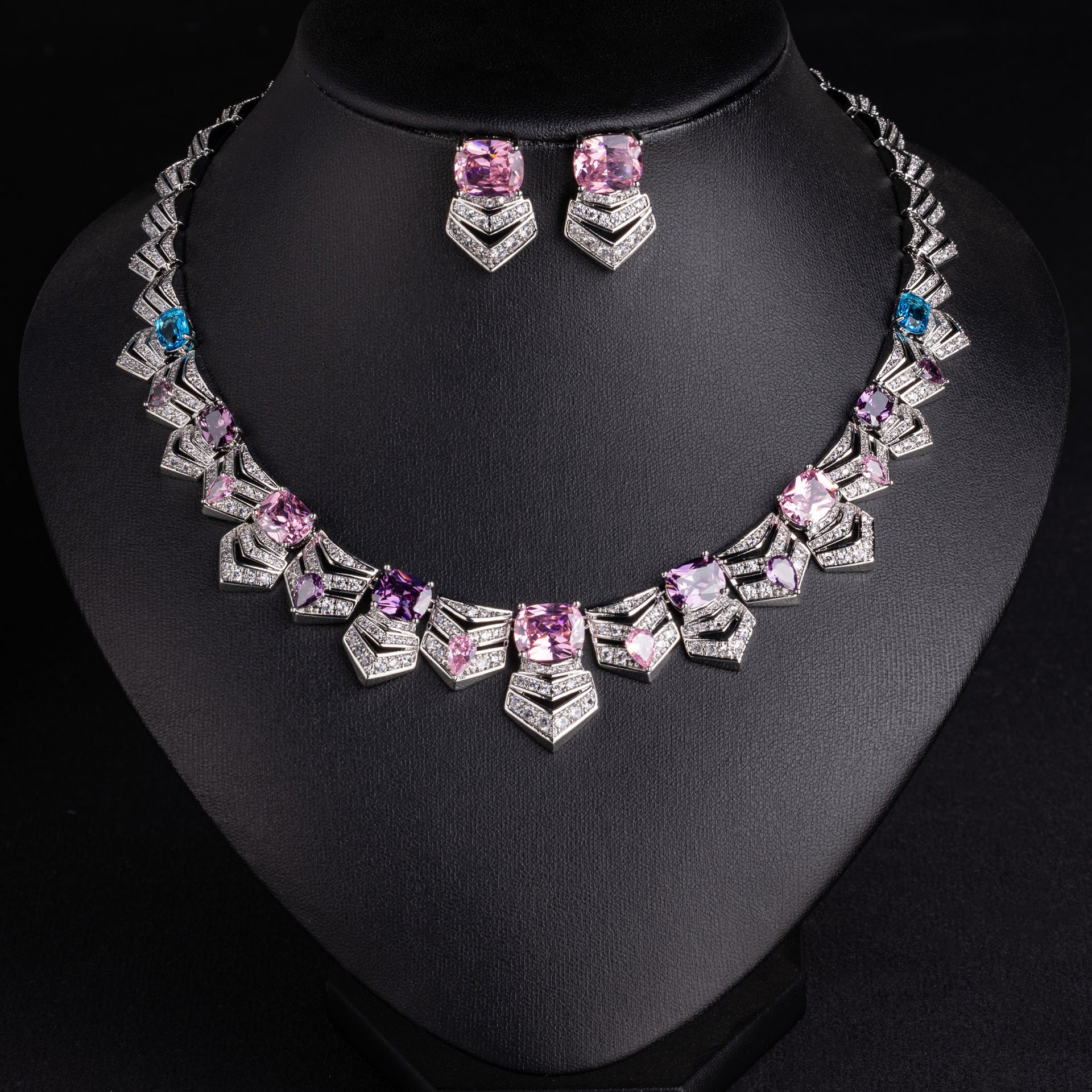 Luxury Emerald Green Crystal Necklace Set for Women – Royal Style Statement Jewelry with Earrings