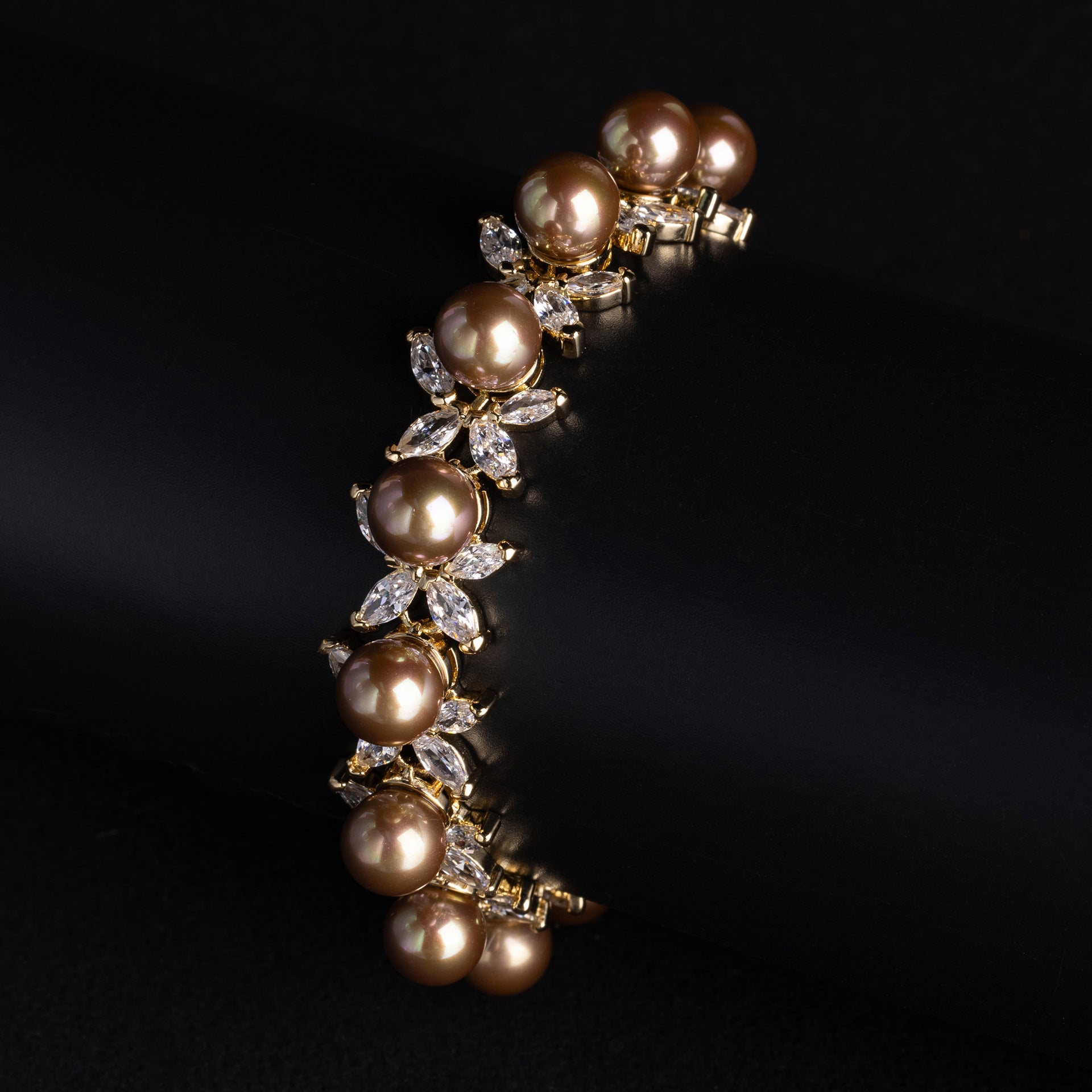 Elegant Pearl Bracelet with Crystal Leaves – Luxury Jewelry Gift for Her