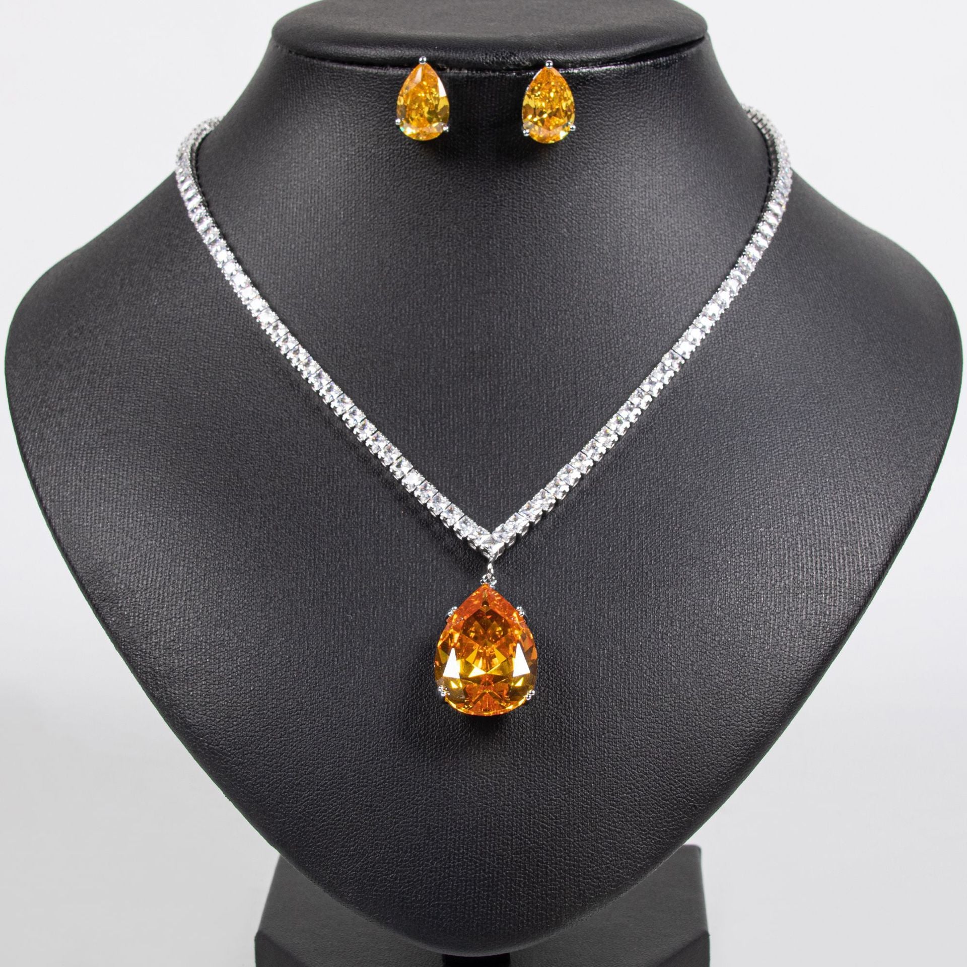 Elegant Green Crystal Drop Jewelry Set – Silver Necklace Earrings for Women