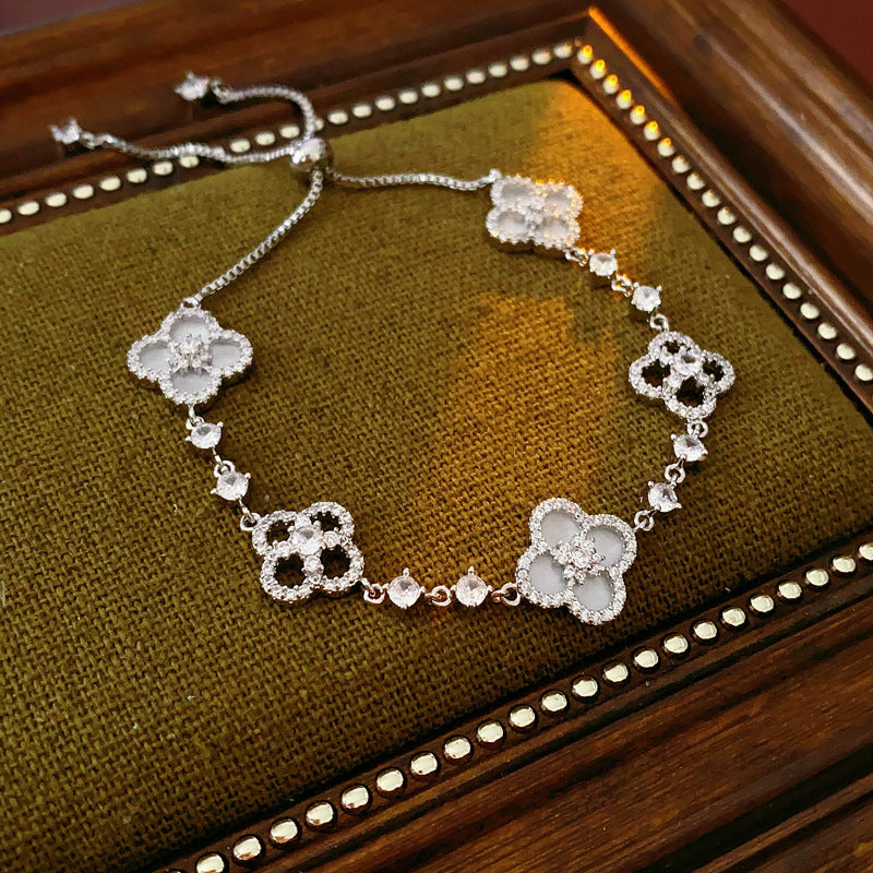 Light luxury four-leaf clover five-flower bracelet