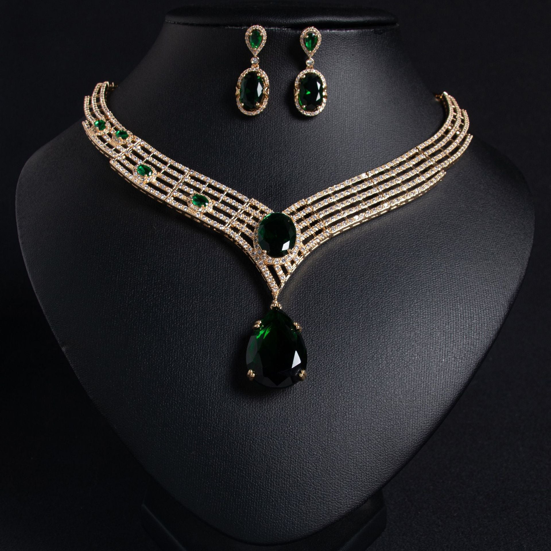 Luxury Deep Red Gemstone Statement Necklace Set for Women – Gold Jewelry with Matching Earrings