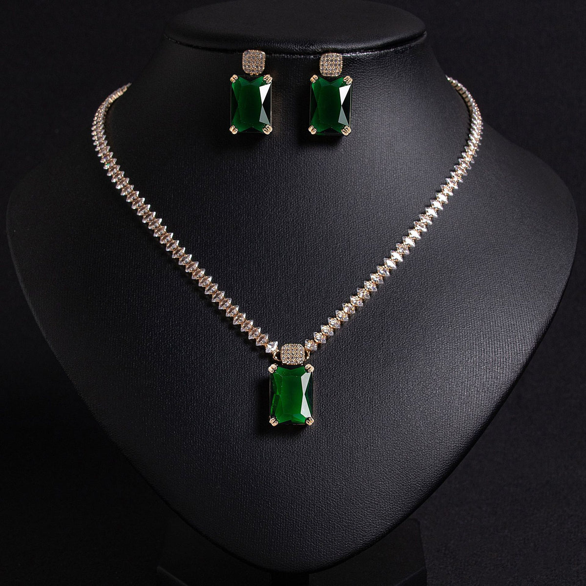 Luxury Emerald Green Rectangular Gemstone Necklace Set for Women – Matching Drop Earrings