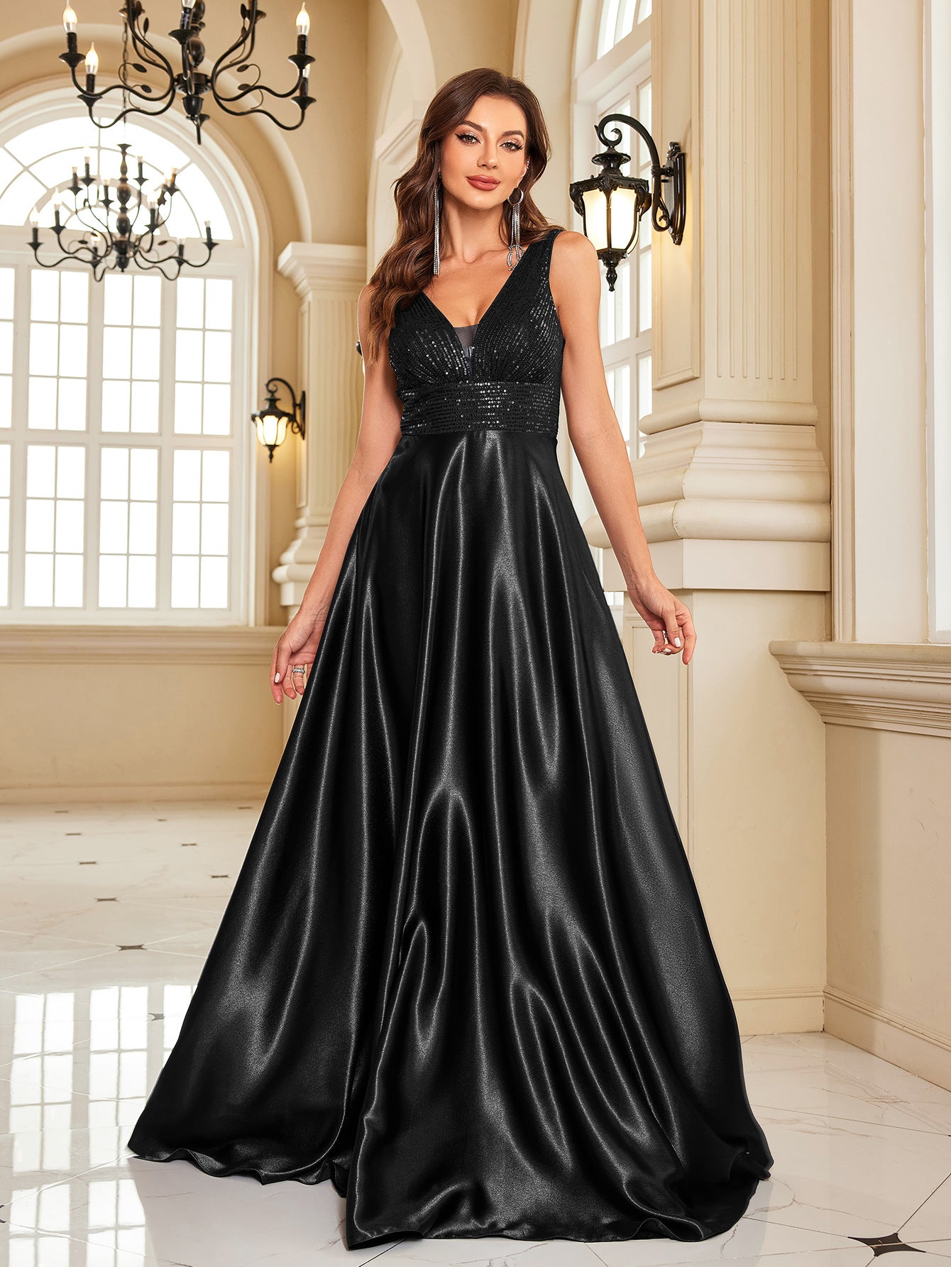 New sequined V-neck backless evening gown