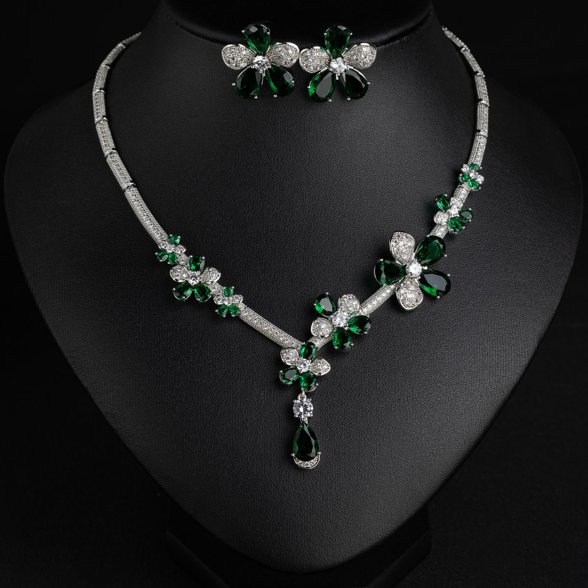 Elegant Multicolor Crystal Flower Necklace and Earrings Set – Luxury Jewelry for Women