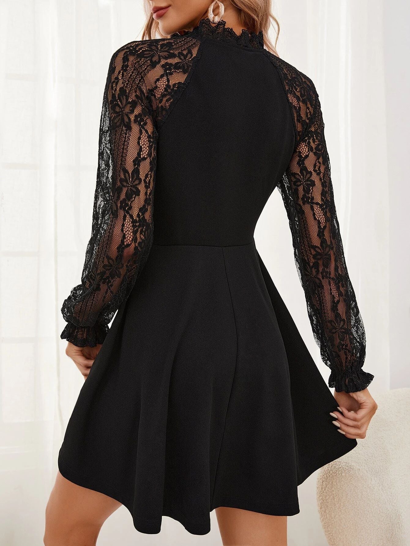 Solid color elegant lace-up long-sleeved dress