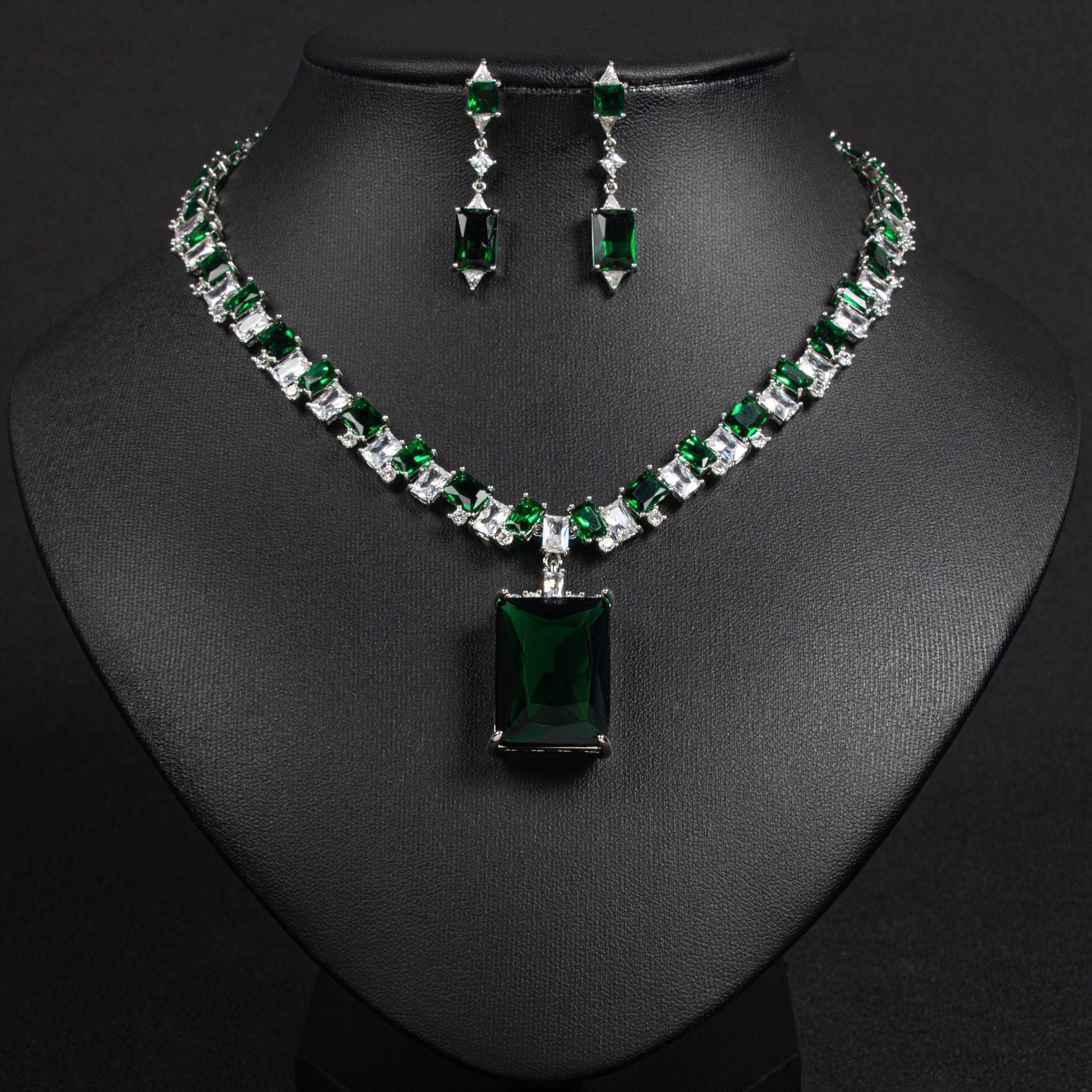 Luxury Pink Crystal Necklace Earrings Set – Elegant Statement Jewelry for Women