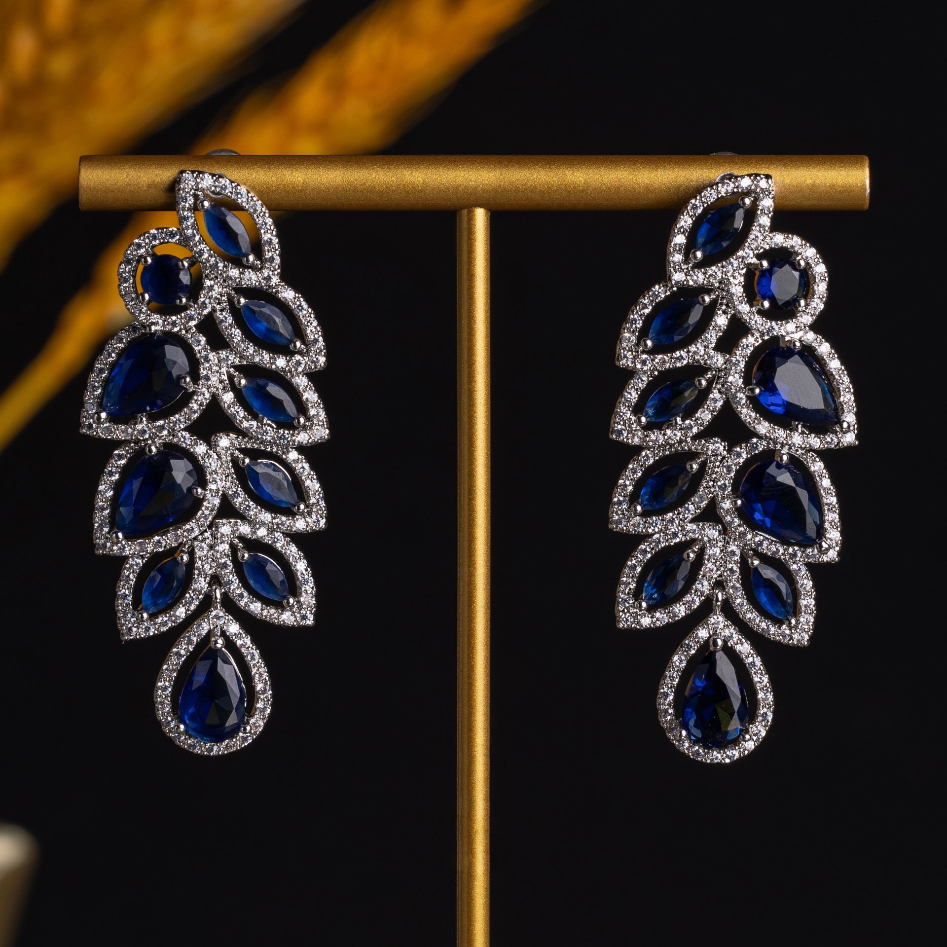 Luxury Emerald Green Crystal Drop Earrings – Elegant Statement Jewelry for Women