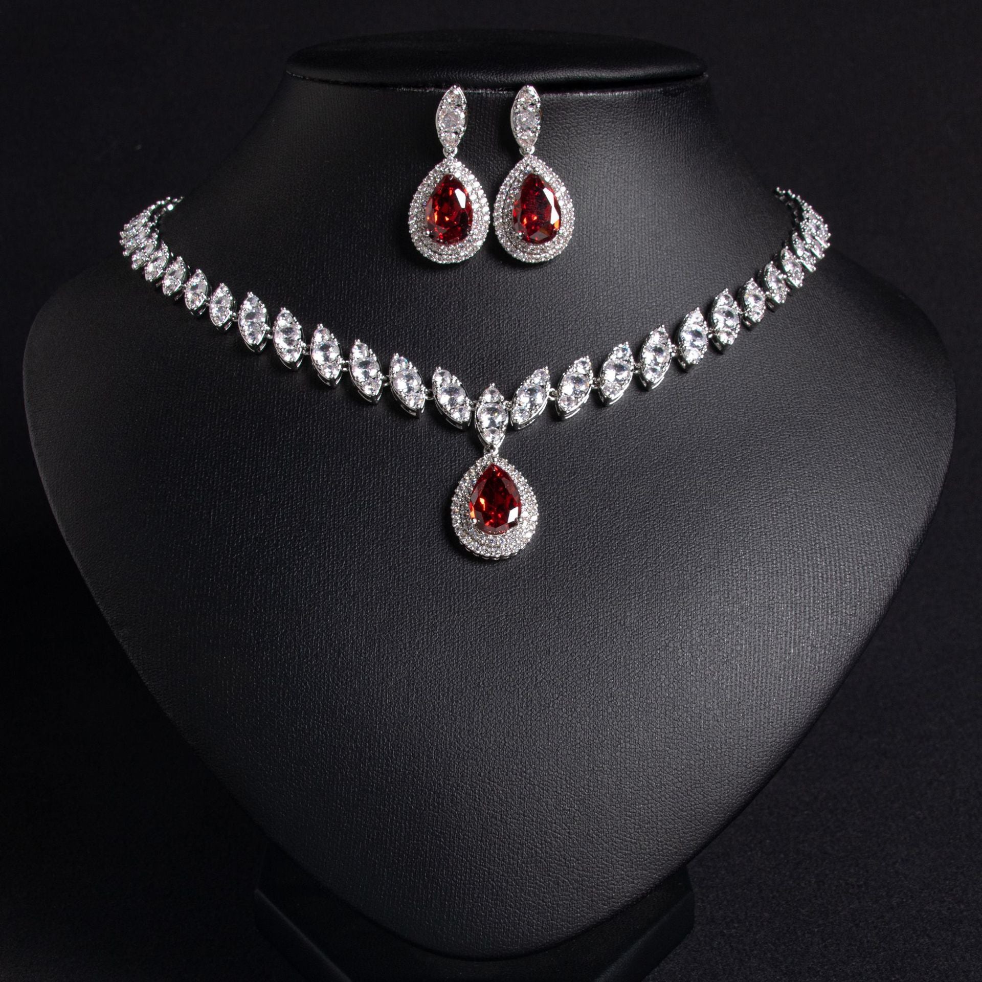Luxury Red Crystal Teardrop Jewelry Set – Elegant Bridal Style