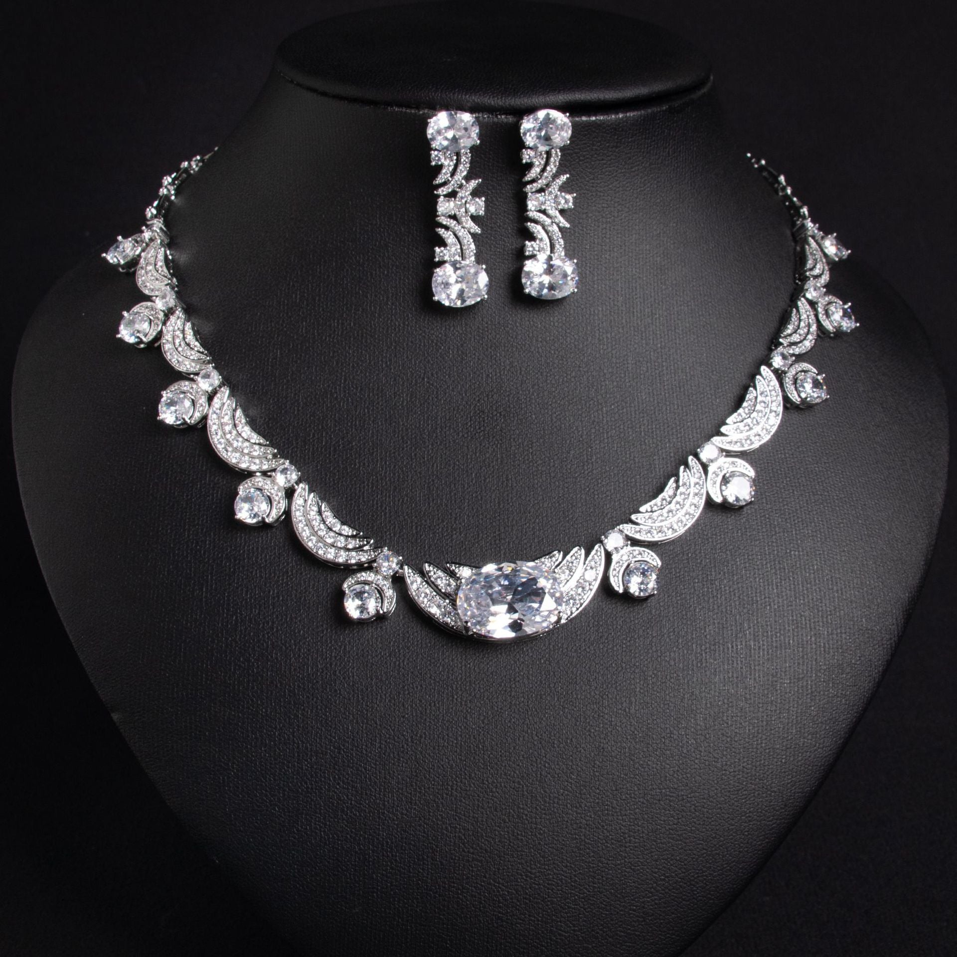 Luxury Ruby Red Crystal Necklace Earrings Set – Elegant Statement Jewelry for Women
