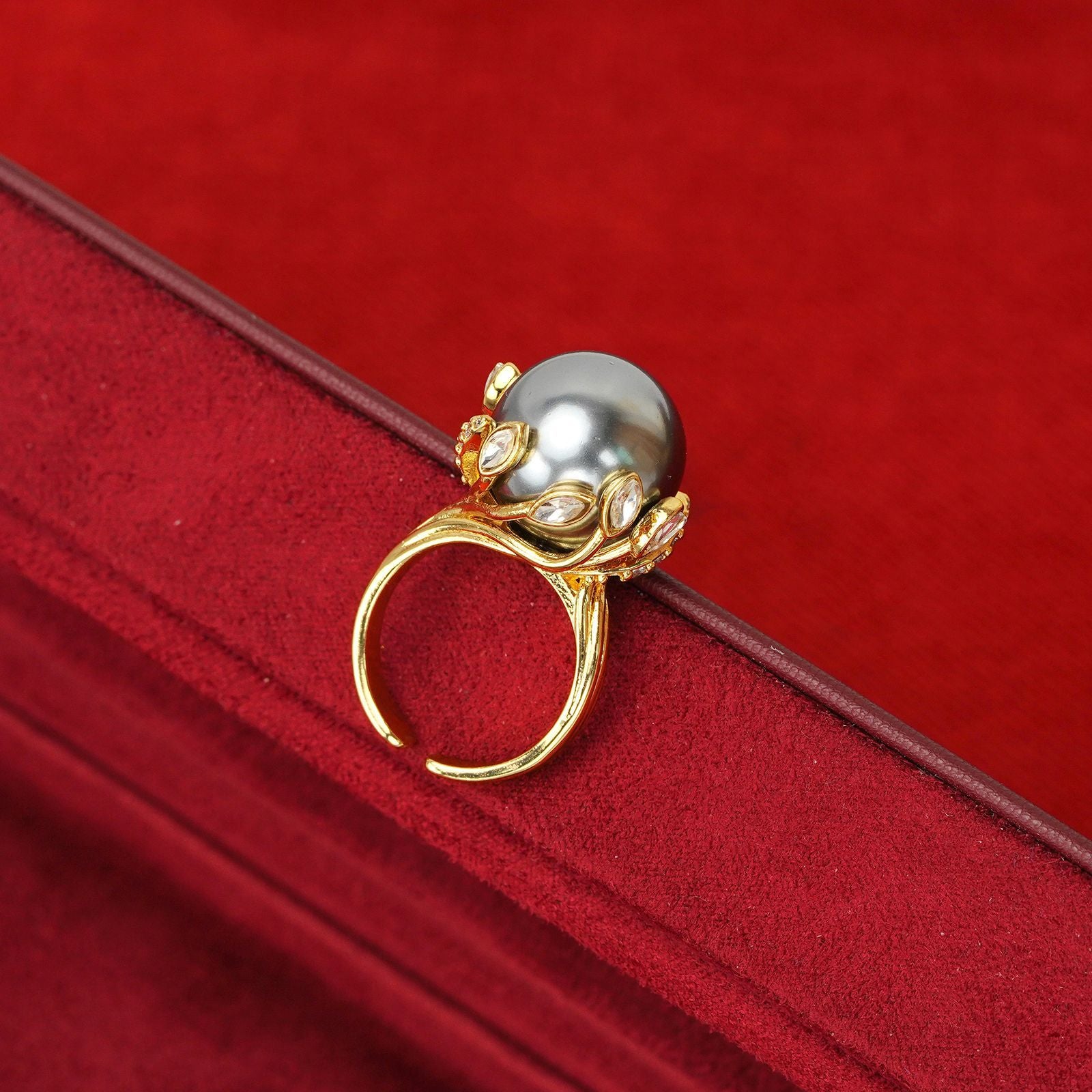 Fashion light luxury gray glazed pearl set