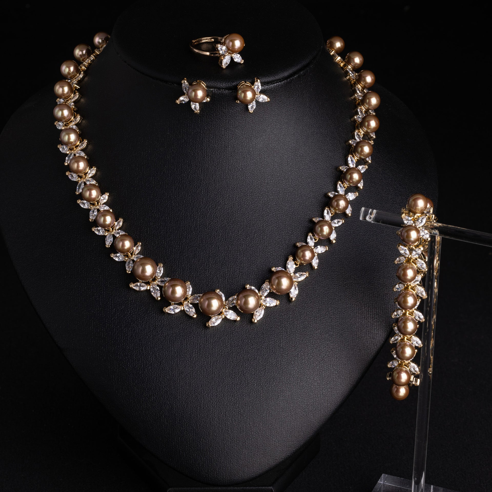 Luxury Gold Pearl Jewelry Set – Sparkling Crystal Necklace Earrings Bracelet