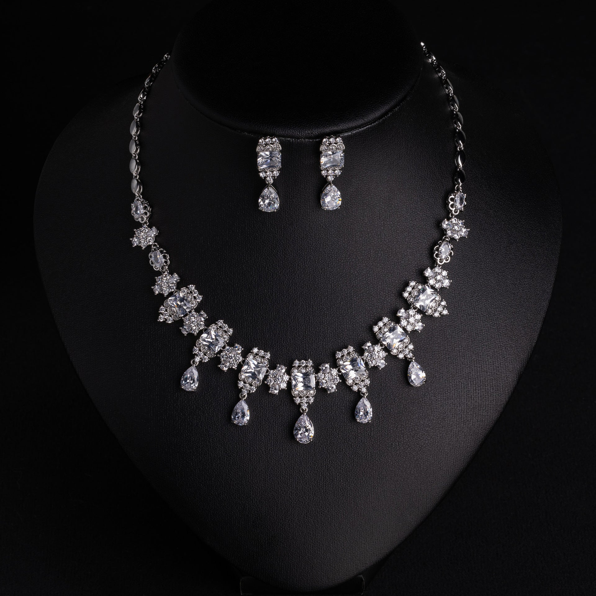 Luxury Ruby Red Crystal Drop Necklace Earrings Set – Elegant Statement Jewelry for Women